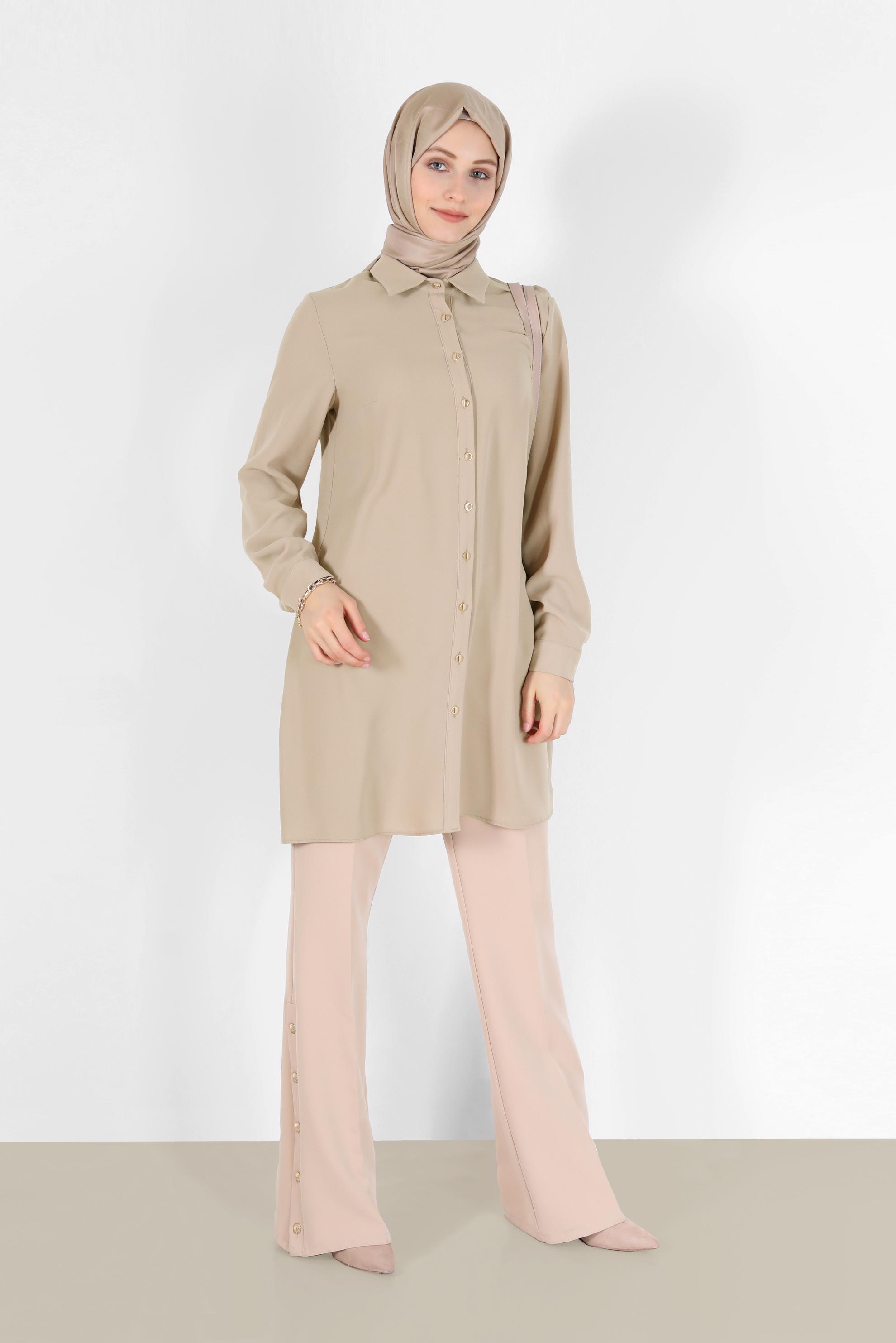 Tesettür giyim BEJ BOYDAN DÜĞMELİ KREP TUNİK 42253