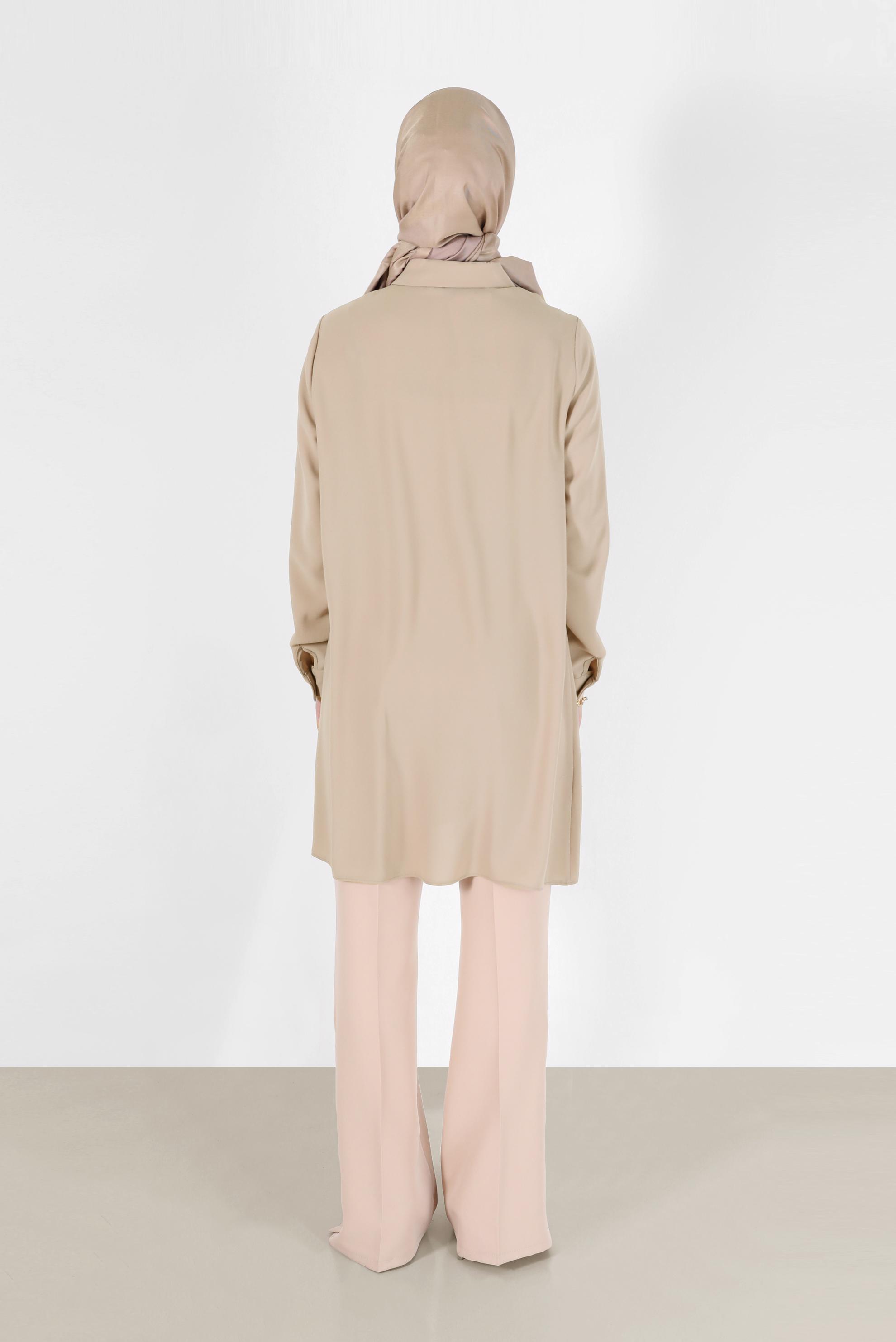 Tesettür giyim BEJ BOYDAN DÜĞMELİ KREP TUNİK 42253