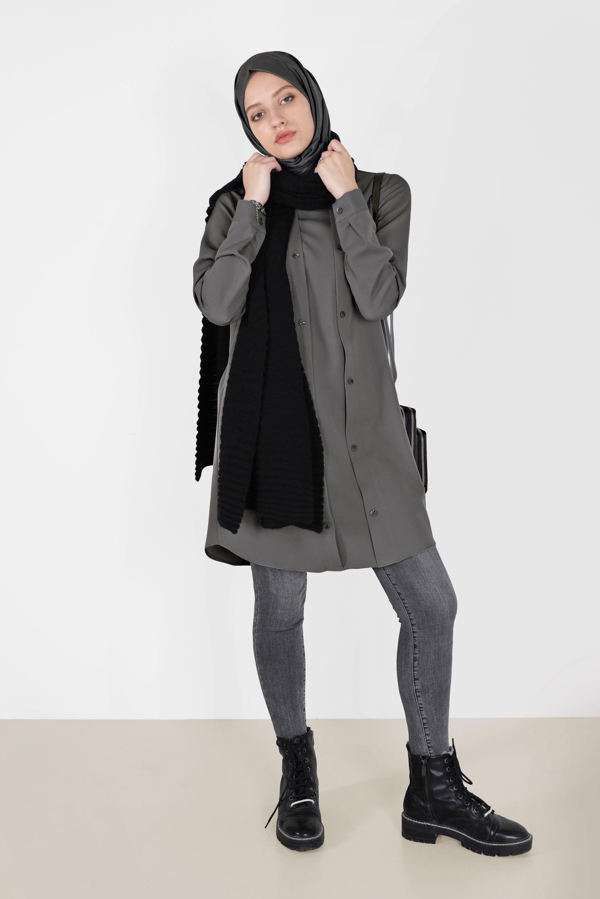 Tesettür giyim GRİ DÜĞME DETAYLI TUNİK 42257 