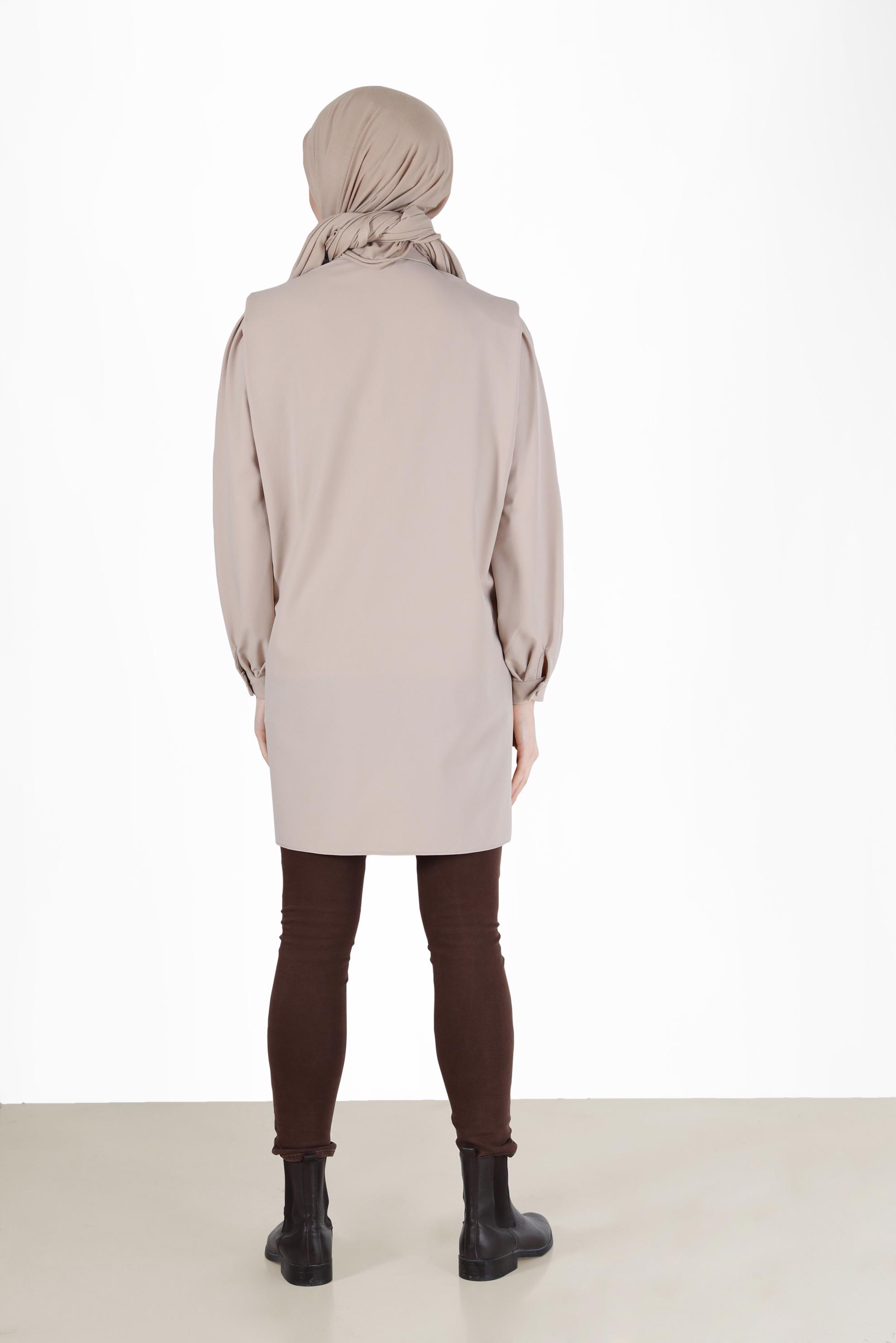 Tesettür giyim EKRU CEP DETAYLI DÜĞMELİ TUNİK 42263 