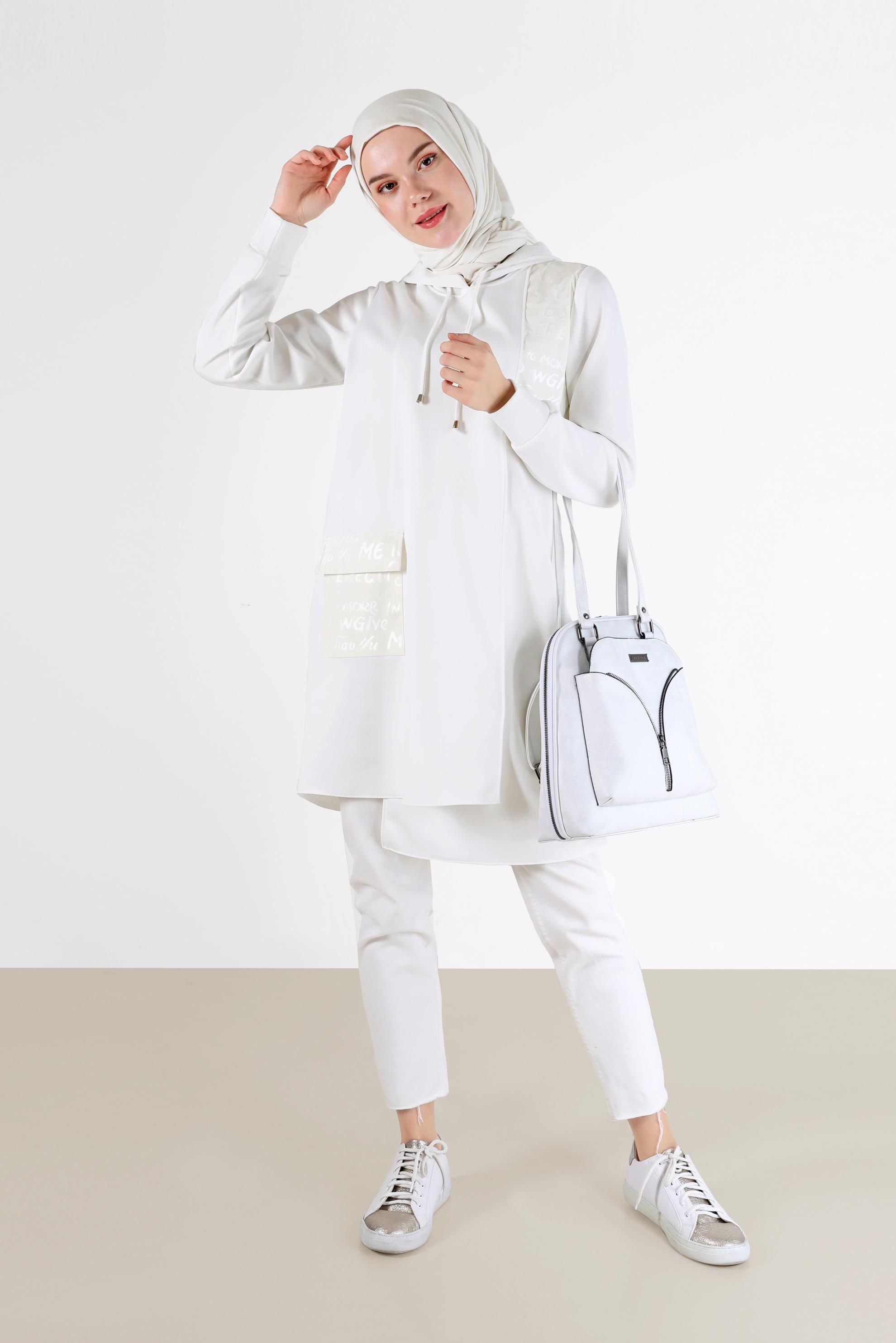 Tesettür giyim BEYAZ YAZI BASKILI KAPÜŞONLU TUNİK 42276 