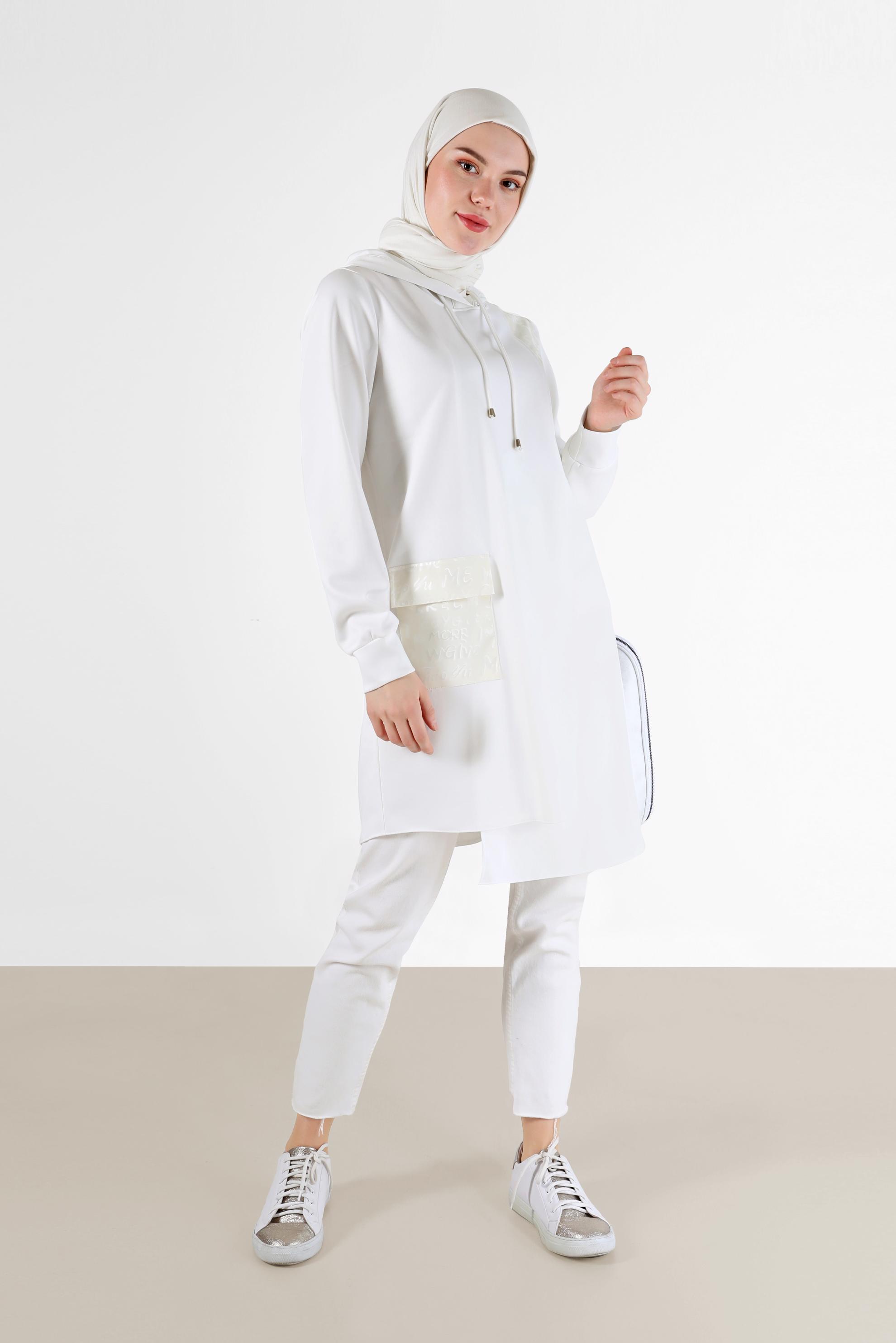 Tesettür giyim BEYAZ YAZI BASKILI KAPÜŞONLU TUNİK 42276 
