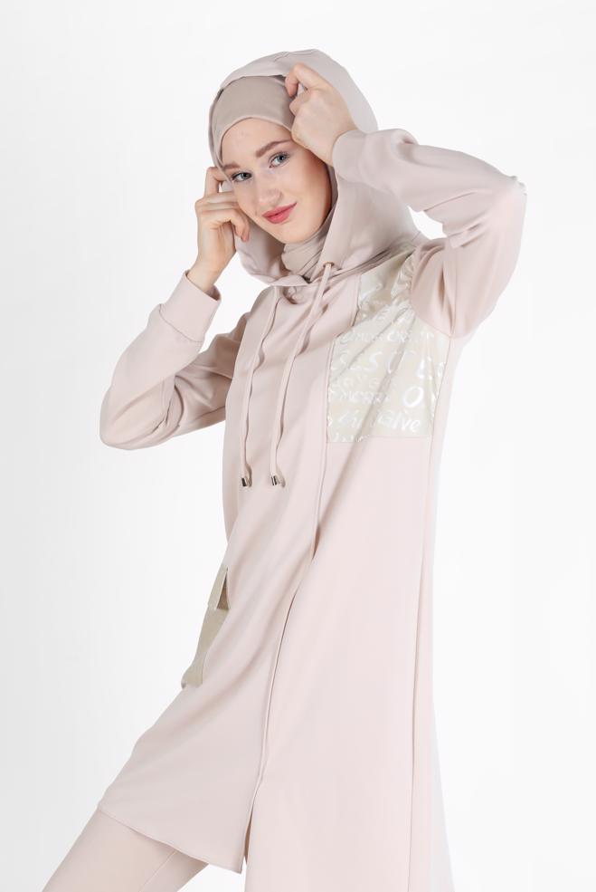 Tesettür giyim  YAZI BASKILI KAPÜŞONLU TUNİK 42276  - ALVİNA