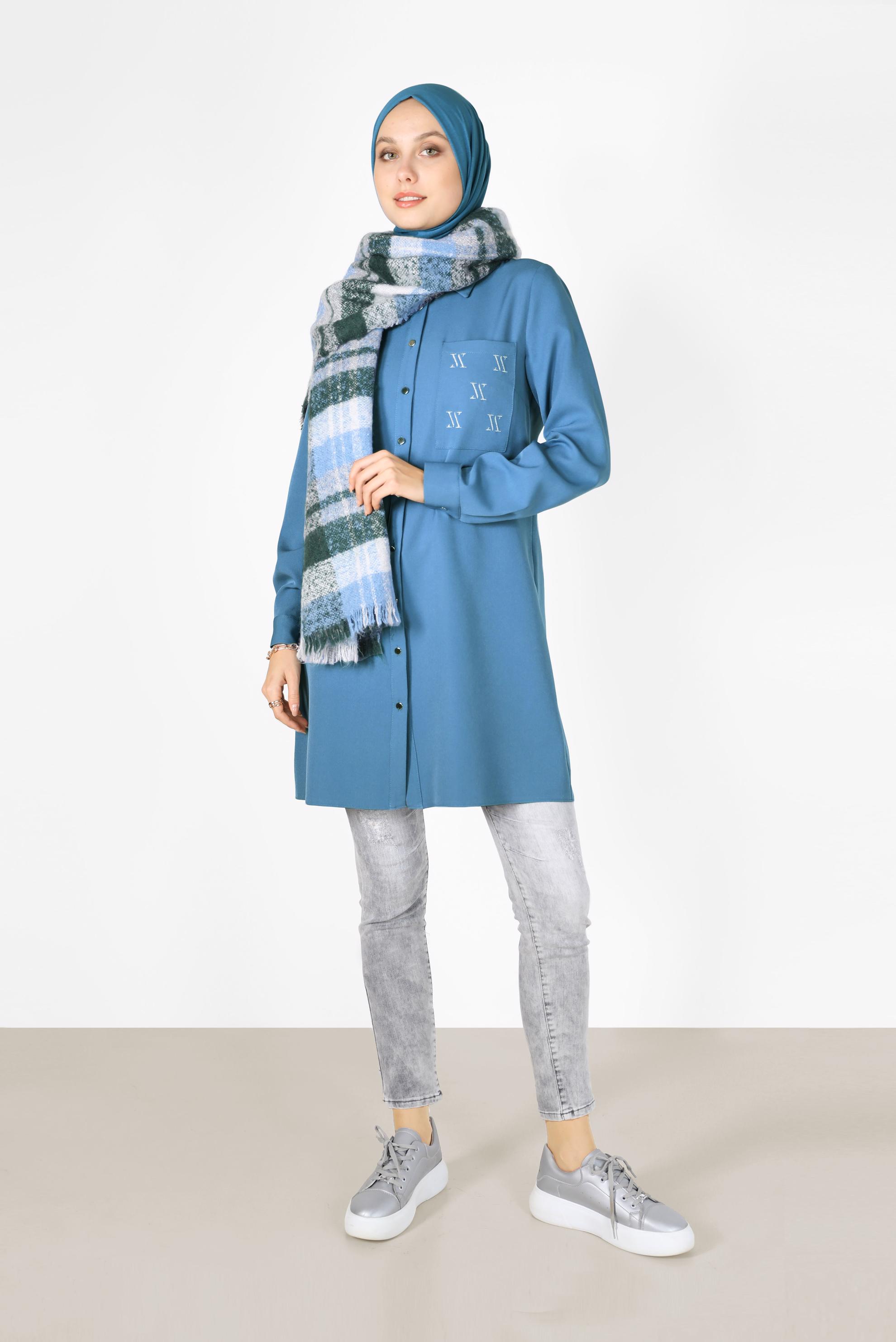 Tesettür giyim MAVİ NAKIŞ DETAYLI METAL DÜĞMELİ TUNİK 42287 