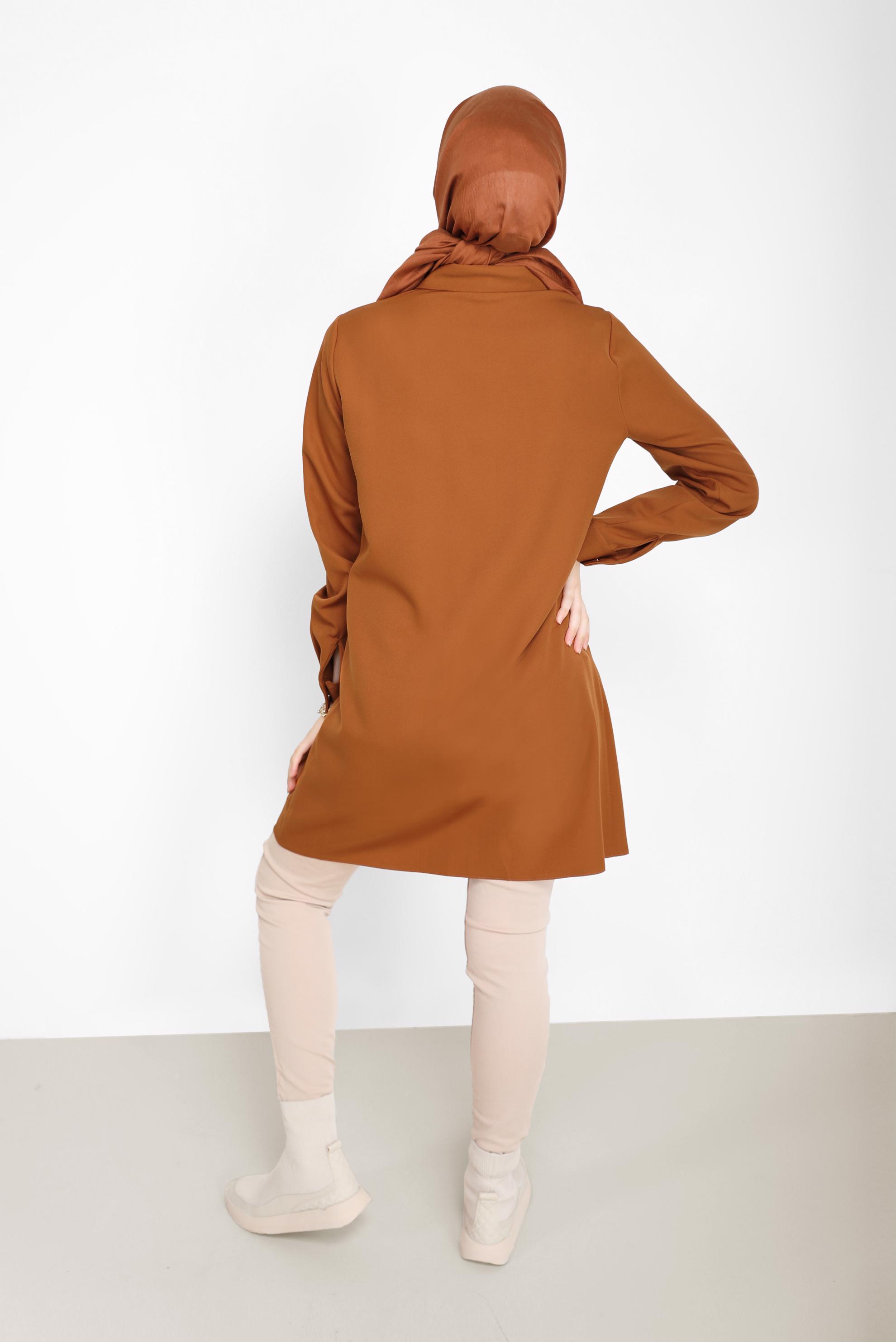 Tesettür giyim KAHVE NAKIŞ DETAYLI METAL DÜĞMELİ TUNİK 42287 