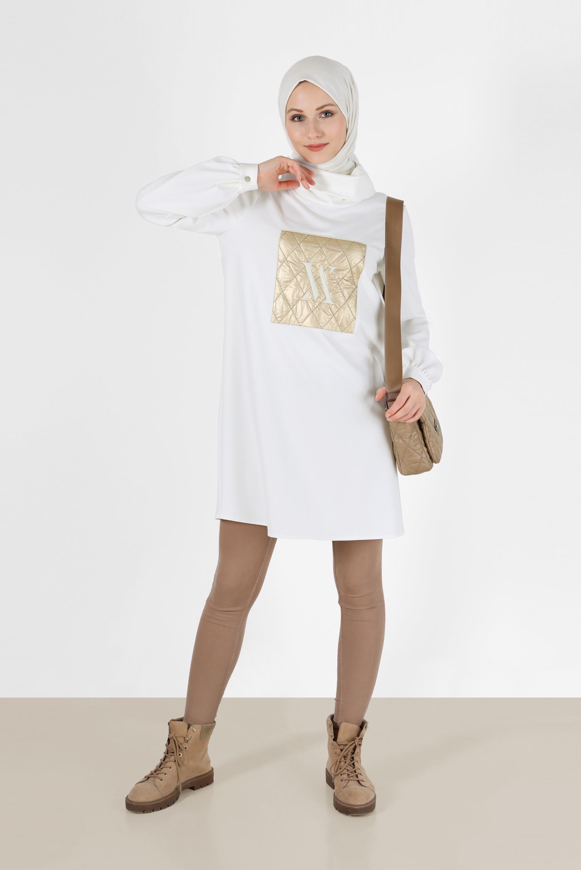 Tesettür giyim BEYAZ KAPİTONE DESEN DETAYLI DEGAJE YAKA TUNİK 42289	