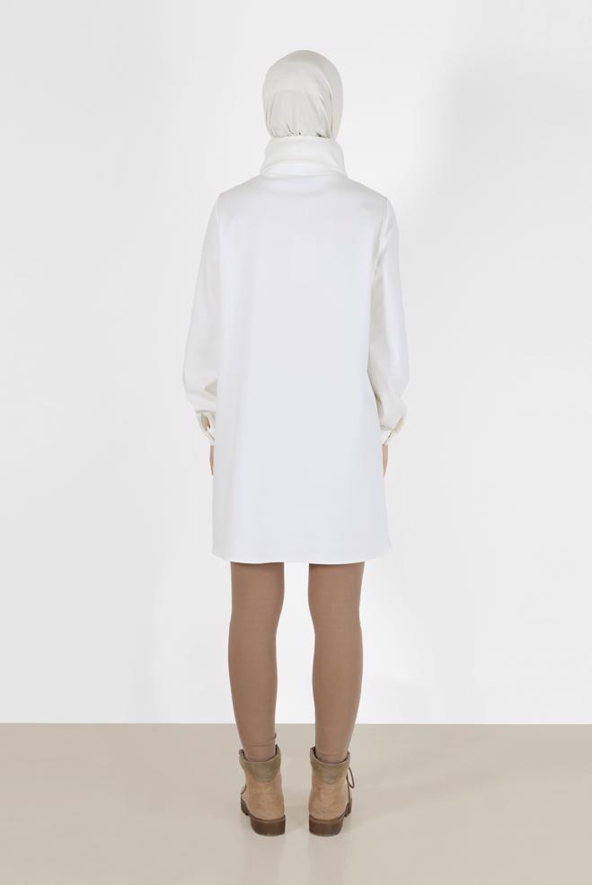 Tesettür giyim BEYAZ KAPİTONE DESEN DETAYLI DEGAJE YAKA TUNİK 42289	 - ALVİNA