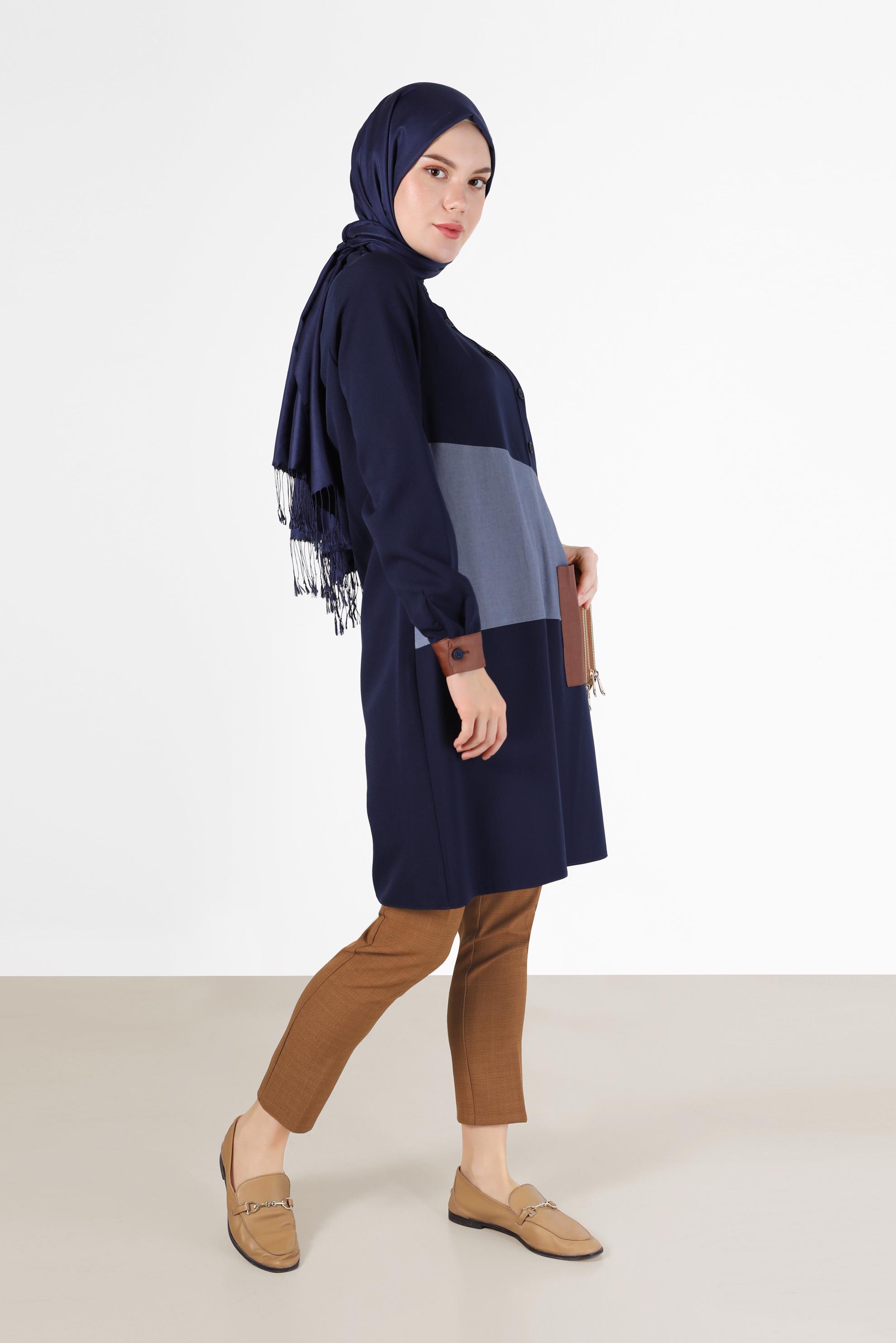 Tesettür giyim LACİVERT GEOMETRİK DESEN DETAYLI DÜĞMELİ TUNİK 42306 