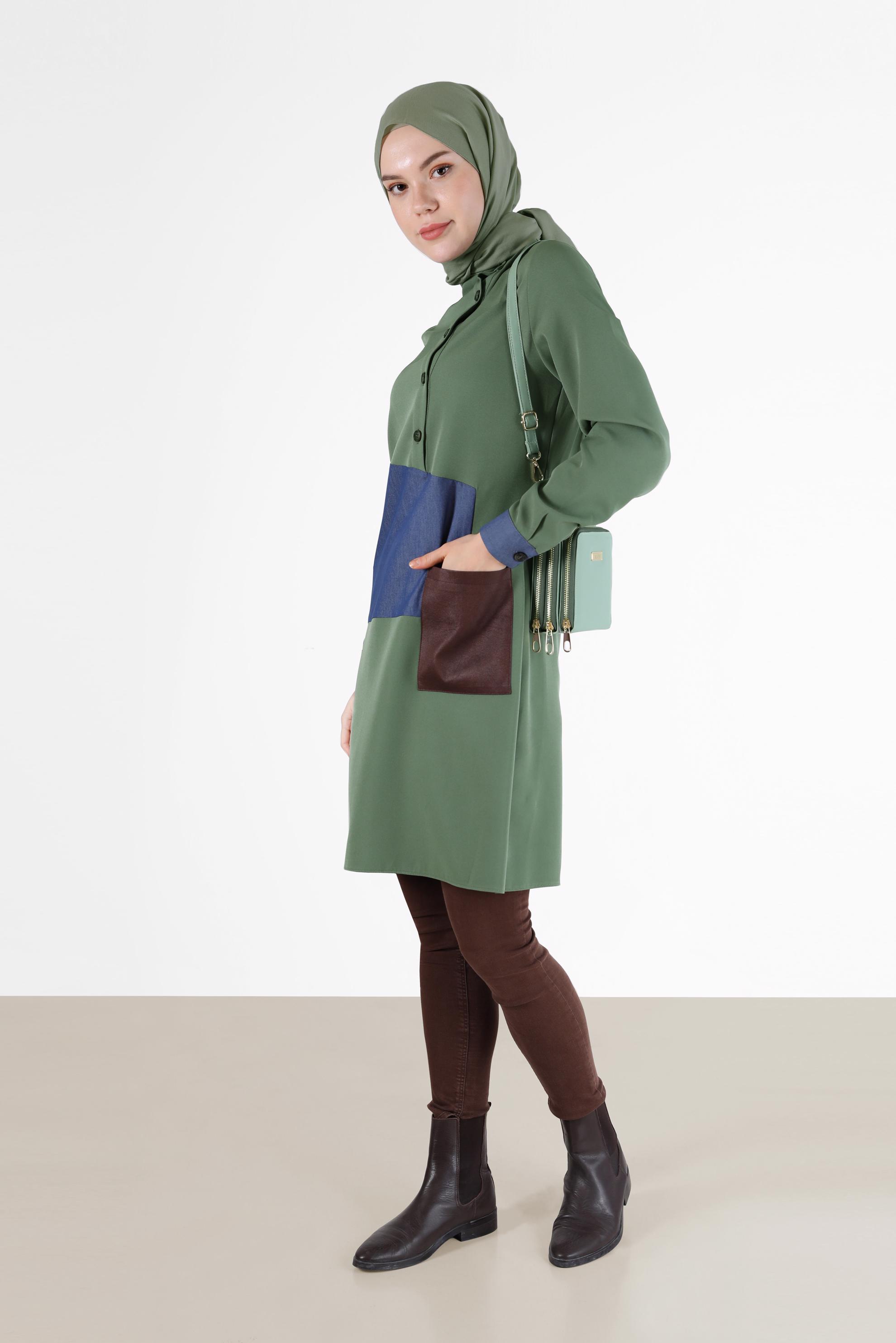 Tesettür giyim YEŞİL GEOMETRİK DESEN DETAYLI DÜĞMELİ TUNİK 42306 