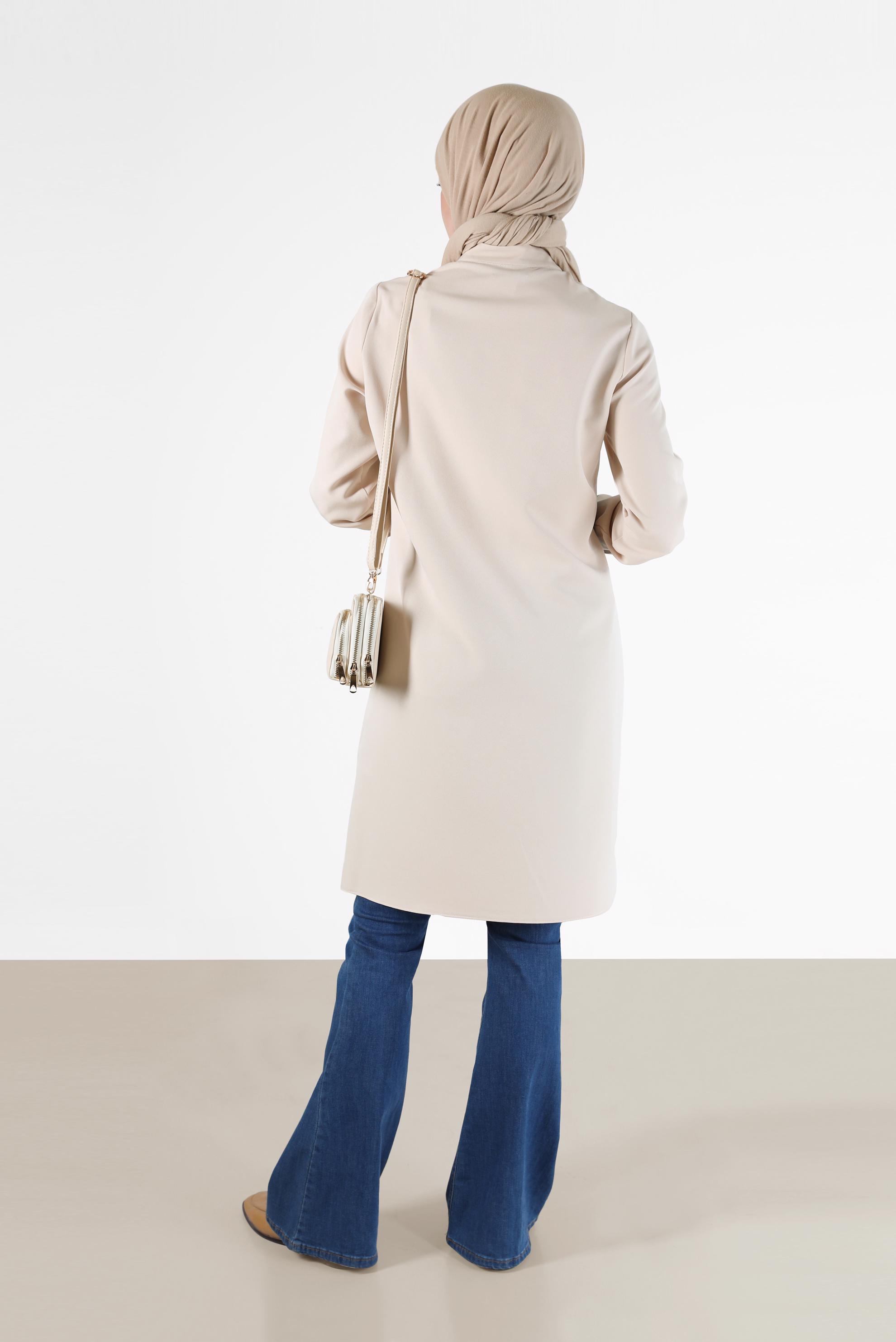 Tesettür giyim EKRU GEOMETRİK DESEN DETAYLI DÜĞMELİ TUNİK 42306 