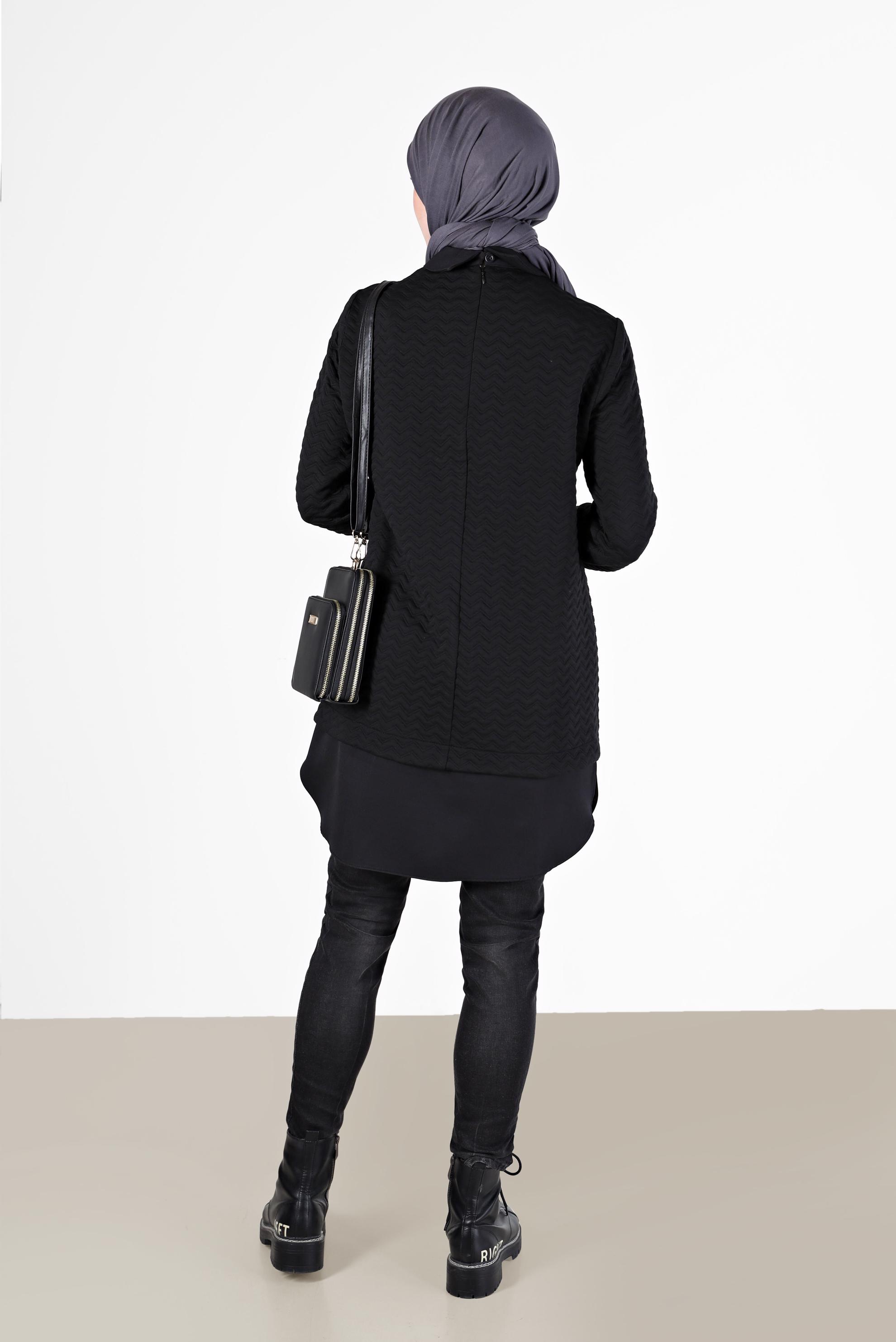 Tesettür giyim SİYAH GÖMLEK PARÇA DETAYLI KENDİNDEN DESENLİ TUNİK 42318 