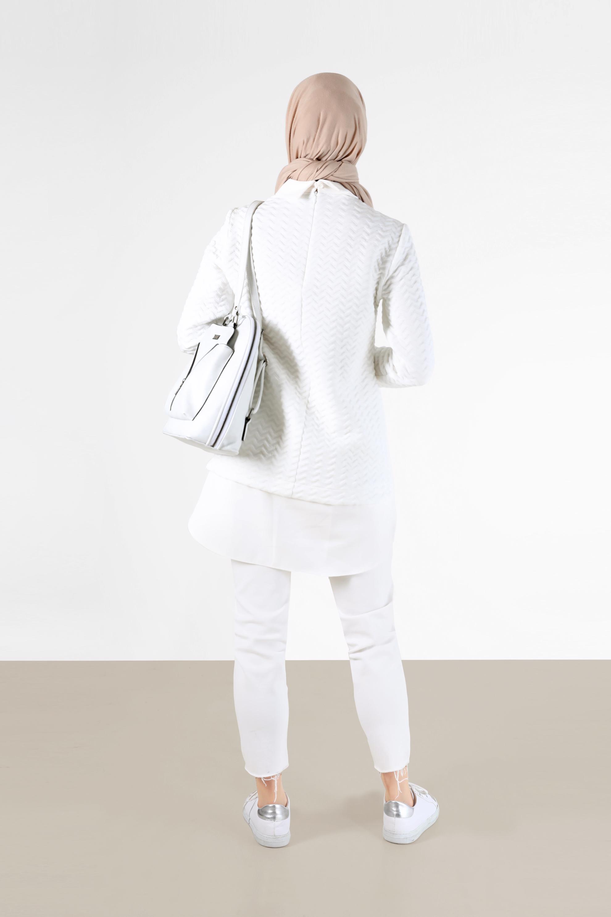 Tesettür giyim BEYAZ GÖMLEK PARÇA DETAYLI KENDİNDEN DESENLİ TUNİK 42318 