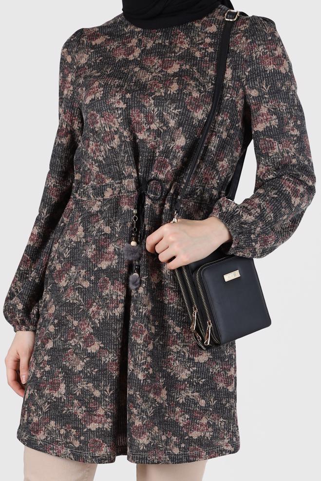 Tesettür giyim SİYAH BELİ BÜZGÜLÜ DESENLİ TUNİK 42319  - ALVİNA