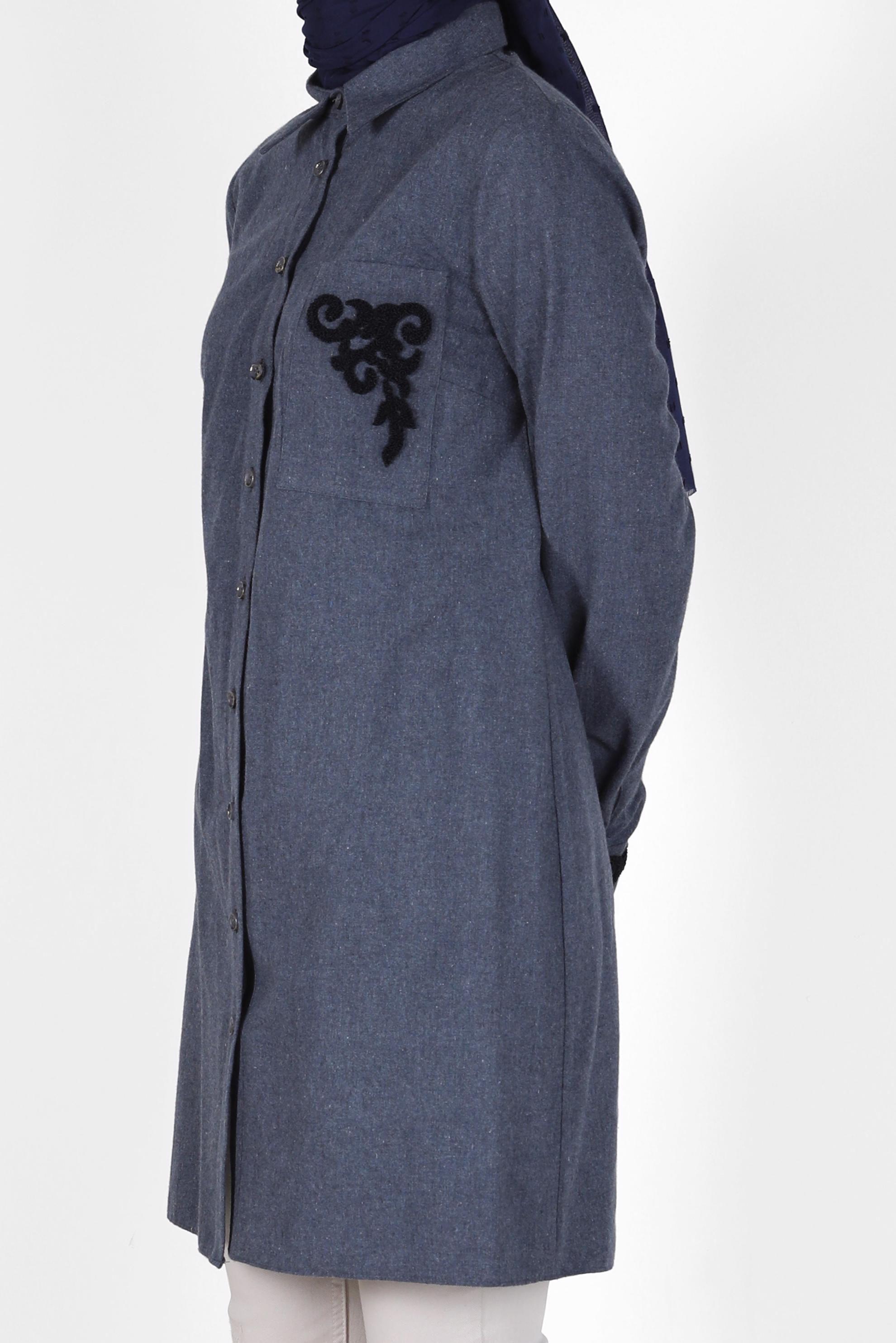 Tesettür giyim LACİVERT İŞLEME DETAYLI CEPLİ DÜĞMELİ TUNİK 42321	