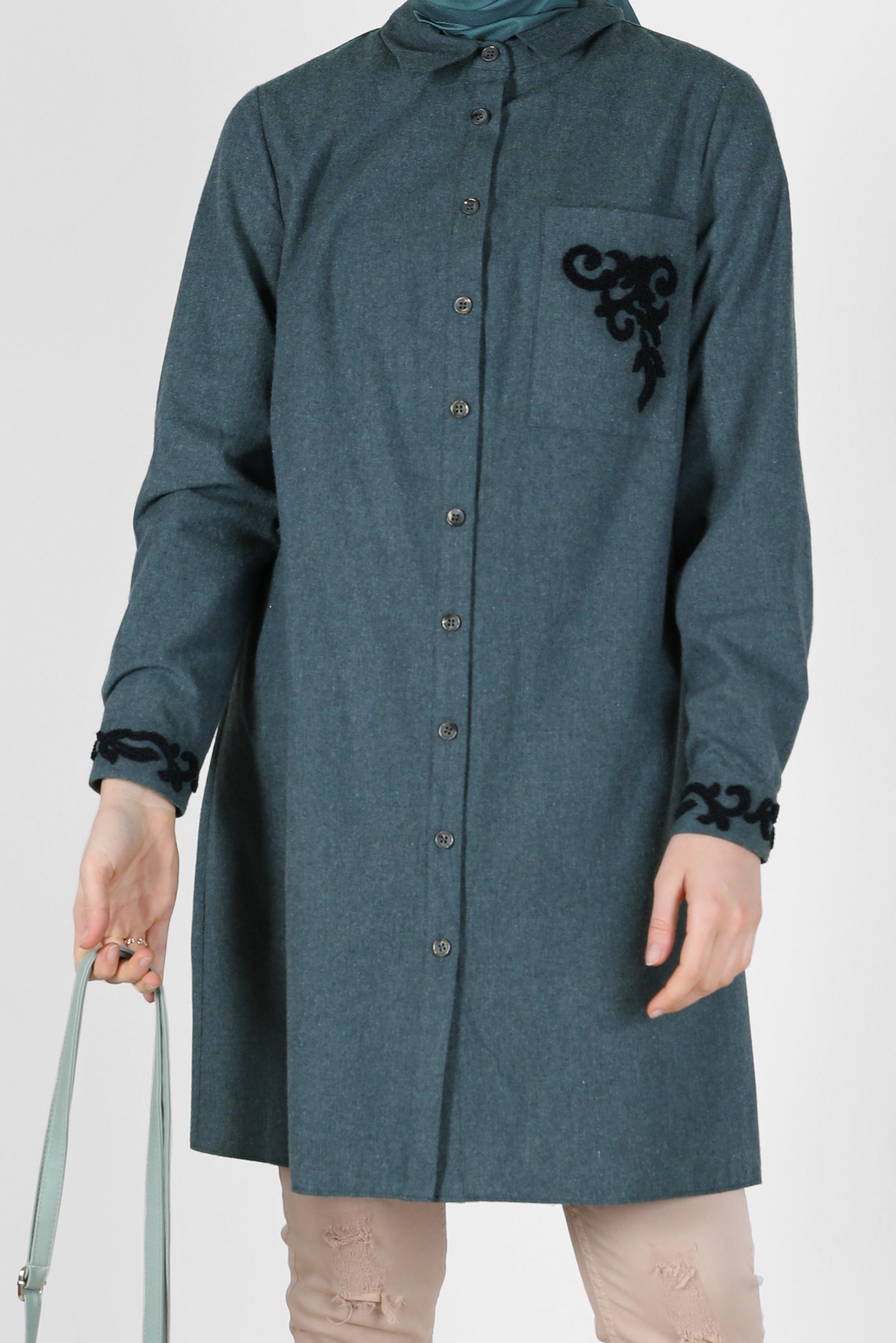 Tesettür giyim LACİVERT İŞLEME DETAYLI CEPLİ DÜĞMELİ TUNİK 42321	