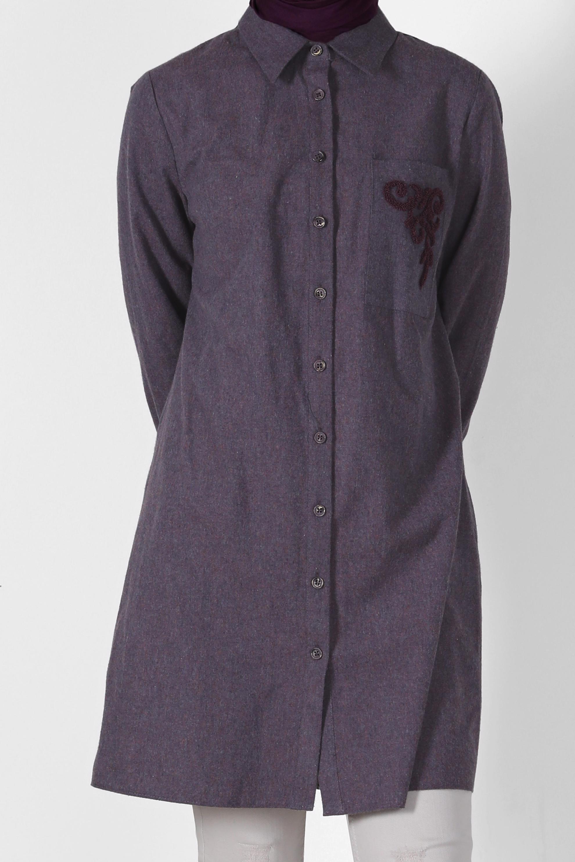 Tesettür giyim LACİVERT İŞLEME DETAYLI CEPLİ DÜĞMELİ TUNİK 42321	