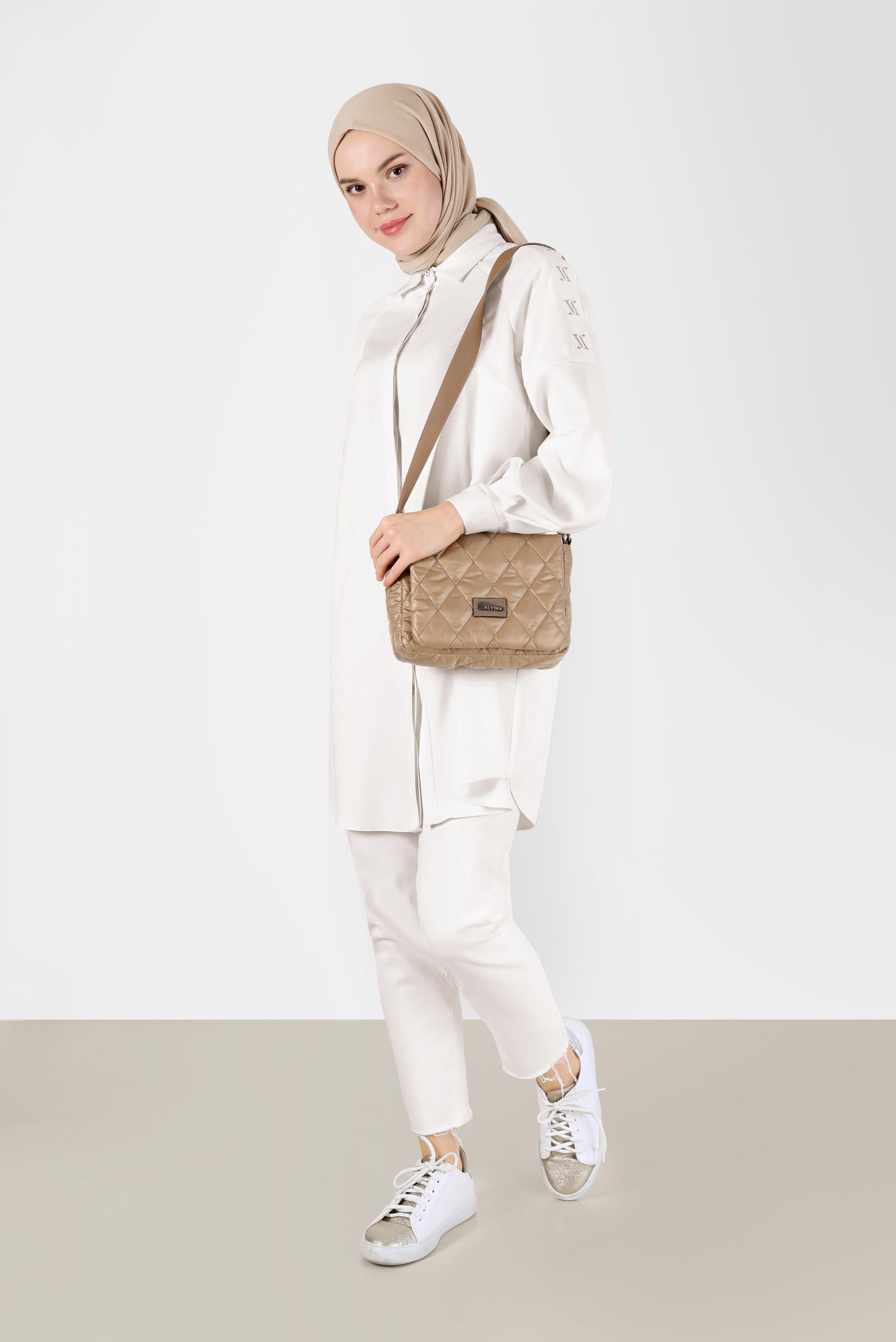 Tesettür giyim BEYAZ NAKIŞ DETAYLI GİZLİ DÜĞMELİ TUNİK 42323 