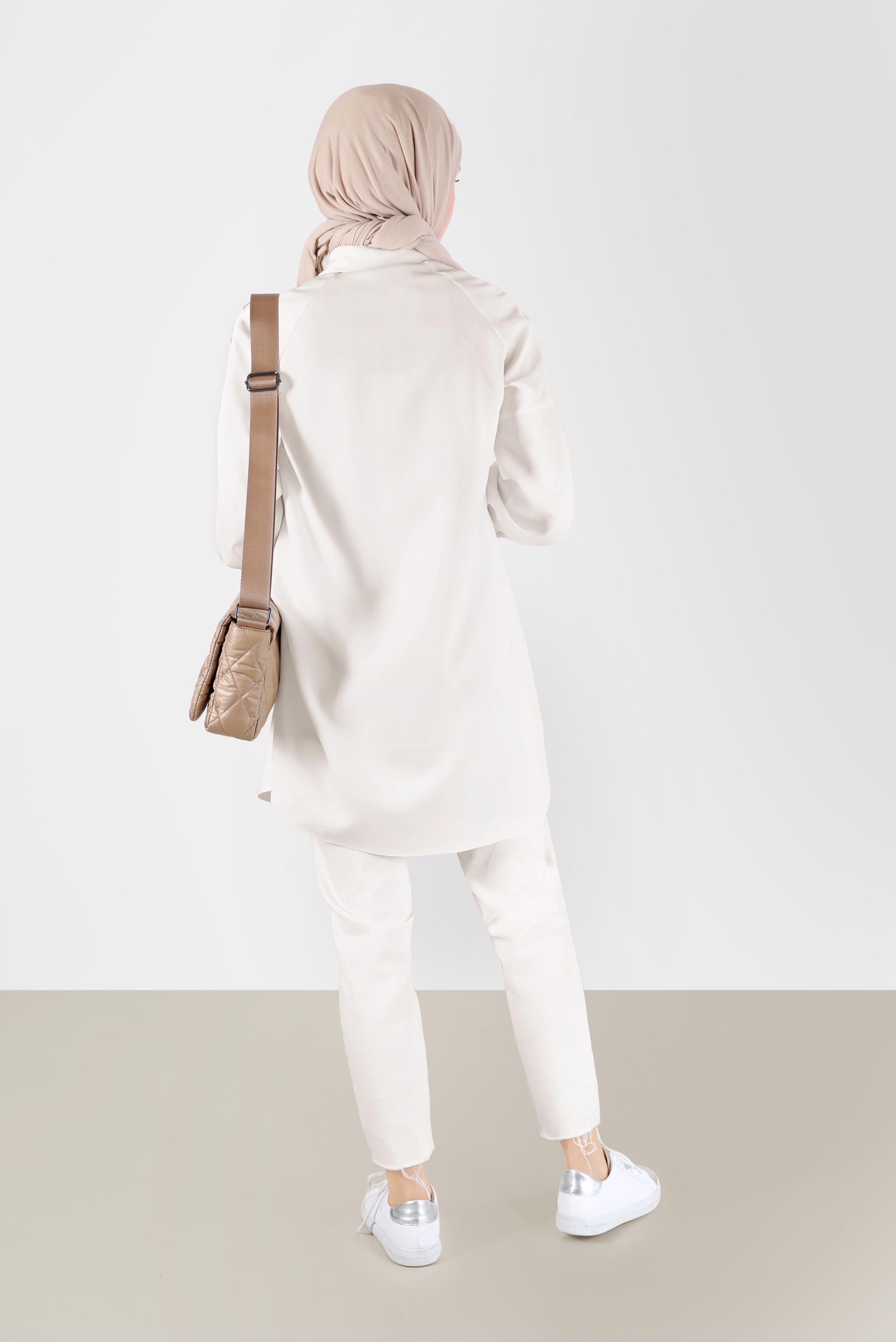 Tesettür giyim BEYAZ NAKIŞ DETAYLI GİZLİ DÜĞMELİ TUNİK 42323 