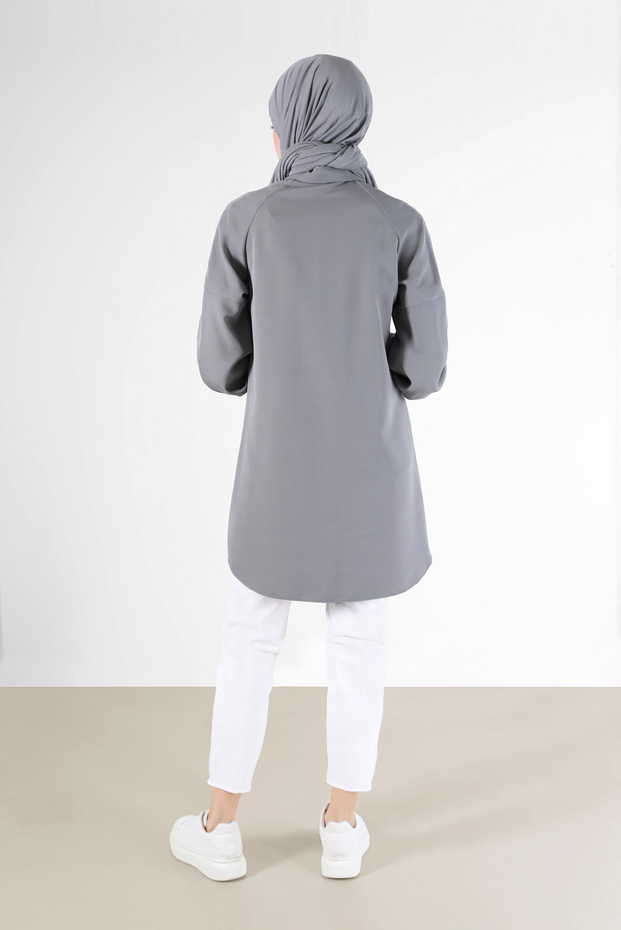 Tesettür giyim GRİ NAKIŞ DETAYLI GİZLİ DÜĞMELİ TUNİK 42323 