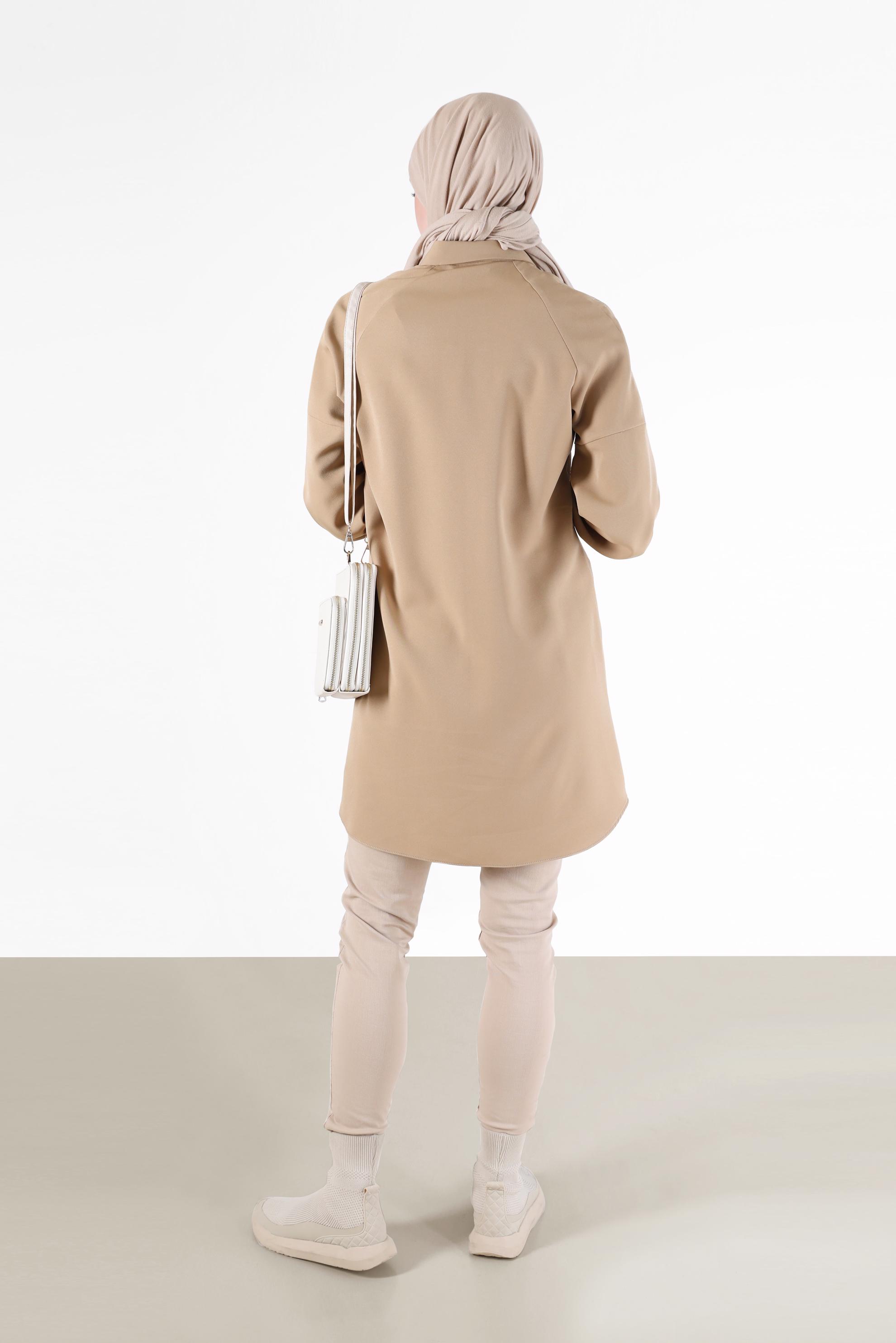 Tesettür giyim KUM NAKIŞ DETAYLI GİZLİ DÜĞMELİ TUNİK 42323 