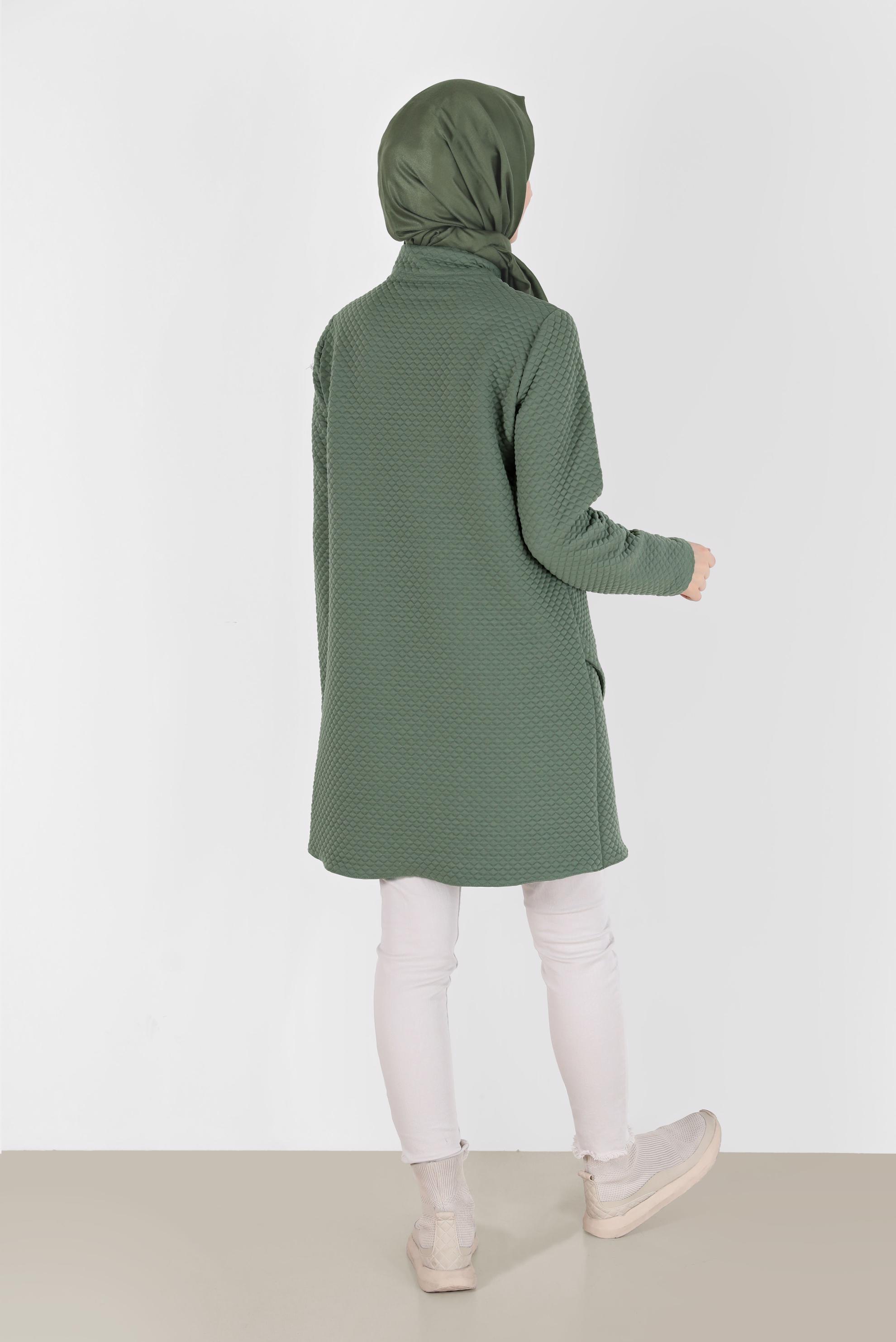 Tesettür giyim HAKİ ASİMETRİK KESİM KENDİNDEN DESENLİ FERMUAR DETAYLI TUNİK 42352 