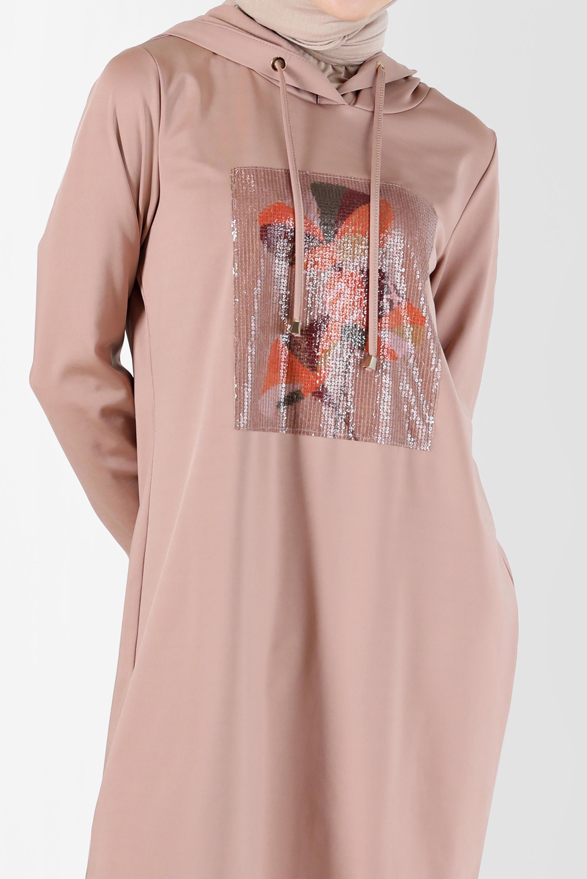 Tesettür giyim BEJ PUL İŞLEME DETAYLI KAPÜŞONLU TUNİK 42370 