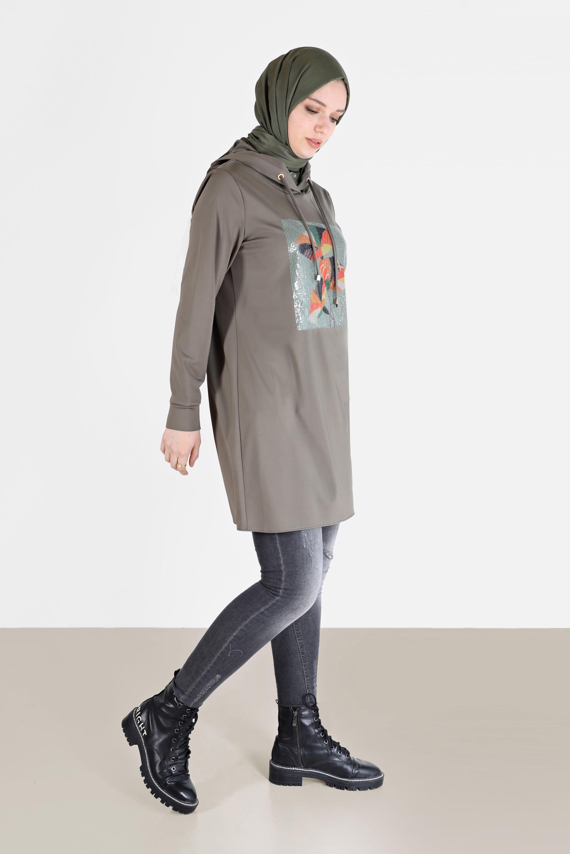 Tesettür giyim HAKİ PUL İŞLEME DETAYLI KAPÜŞONLU TUNİK 42370 