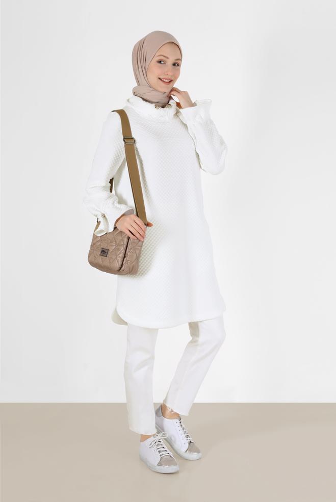 Tesettür giyim BEYAZ MANŞETLERİ LASTİKLİ KAPİTONE DESEN TUNİK 42372  - ALVİNA