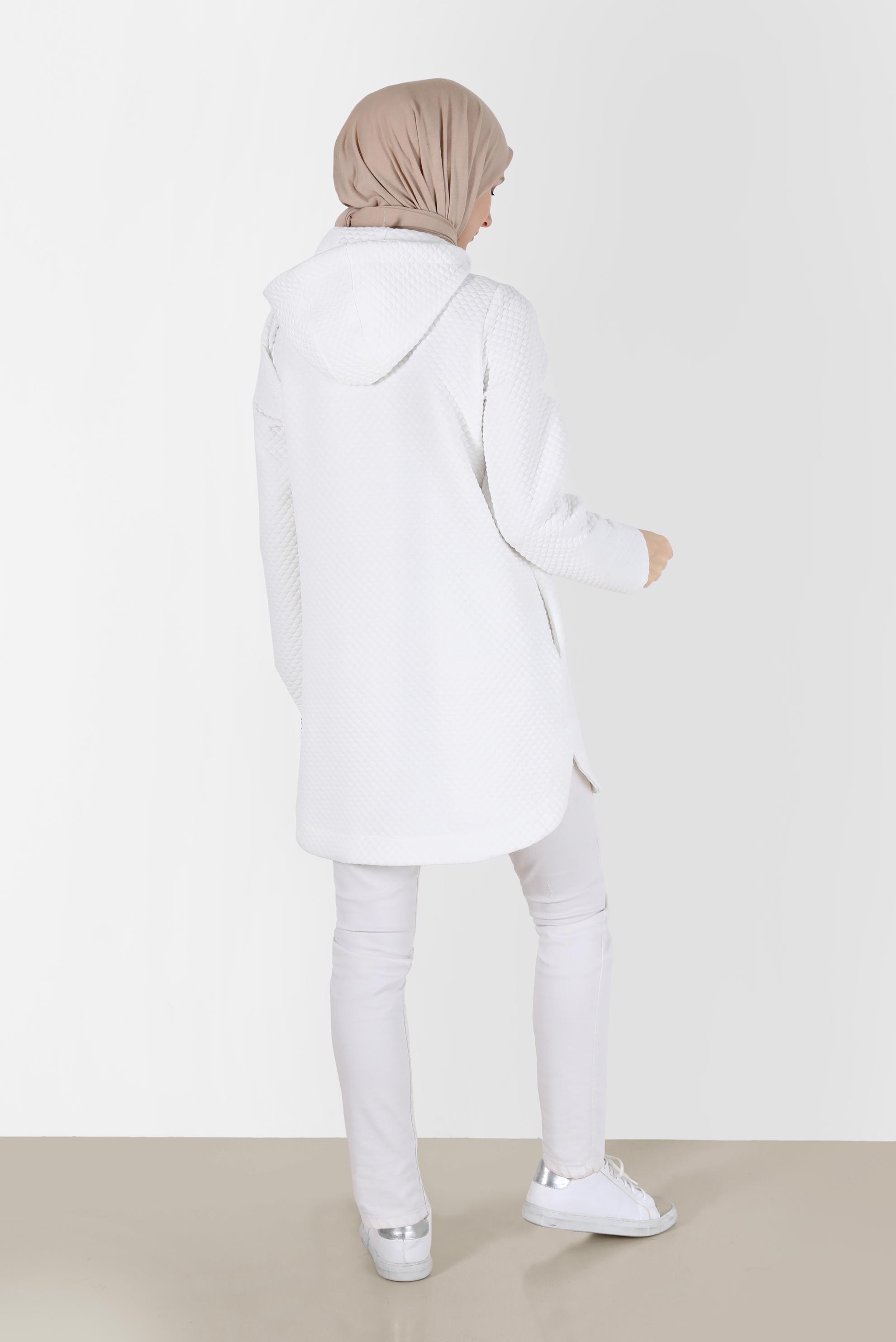 Tesettür giyim BEYAZ CEP DETAYLI KAPÜŞONLU KAPİTONE TUNİK 42373 