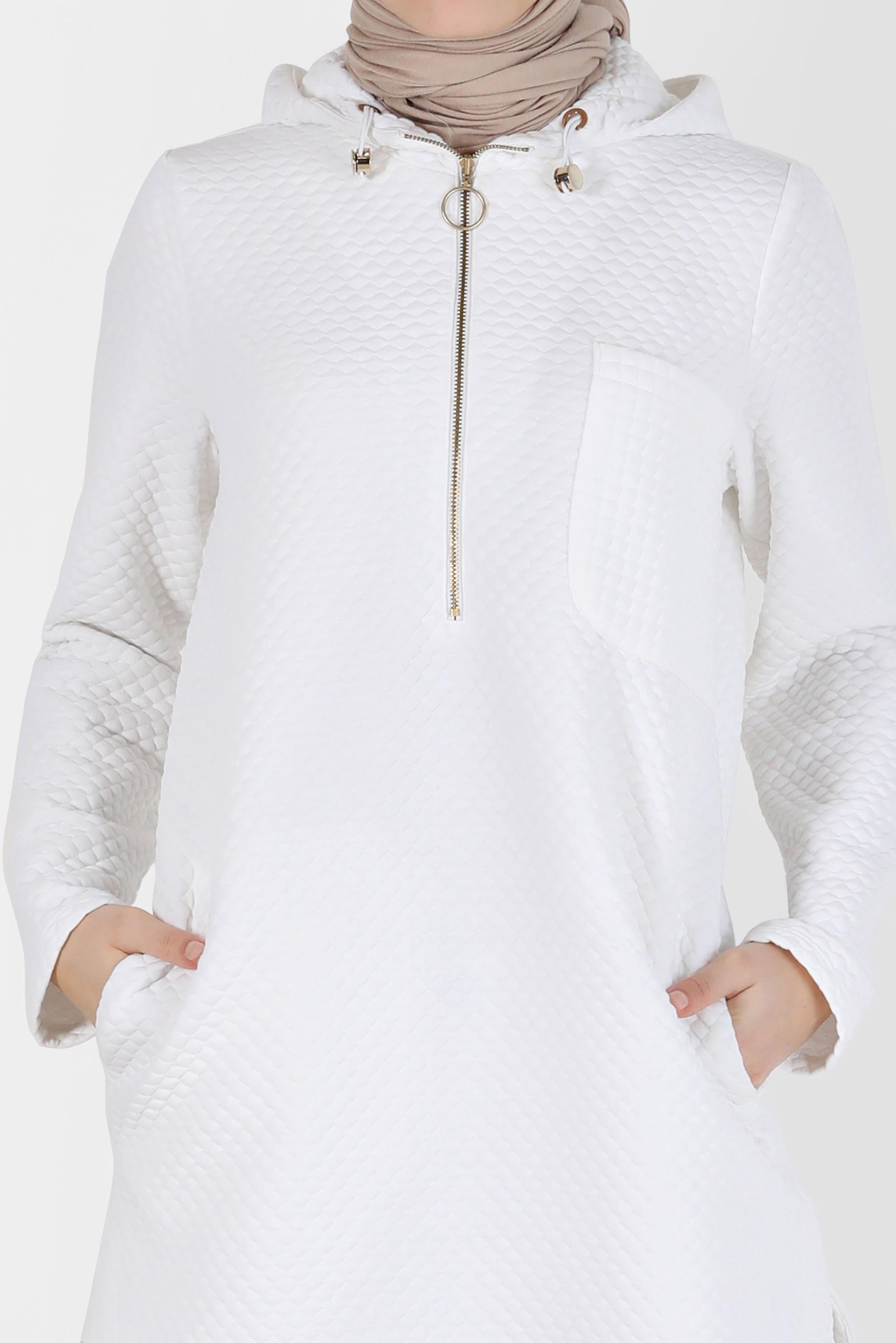 Tesettür giyim BEYAZ CEP DETAYLI KAPÜŞONLU KAPİTONE TUNİK 42373 
