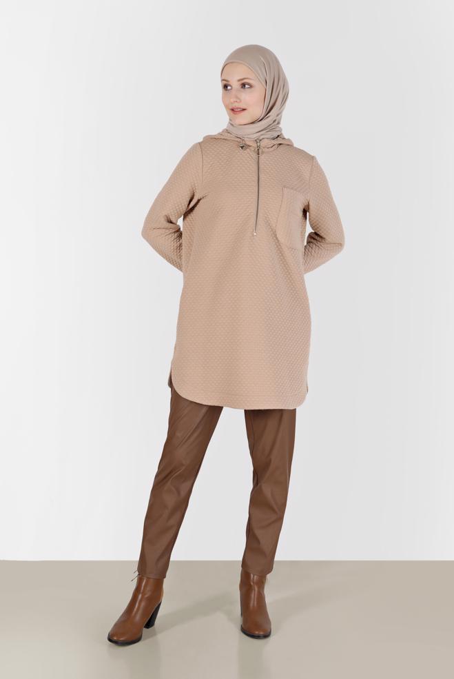 Tesettür giyim BEJ CEP DETAYLI KAPÜŞONLU KAPİTONE TUNİK 42373  - ALVİNA