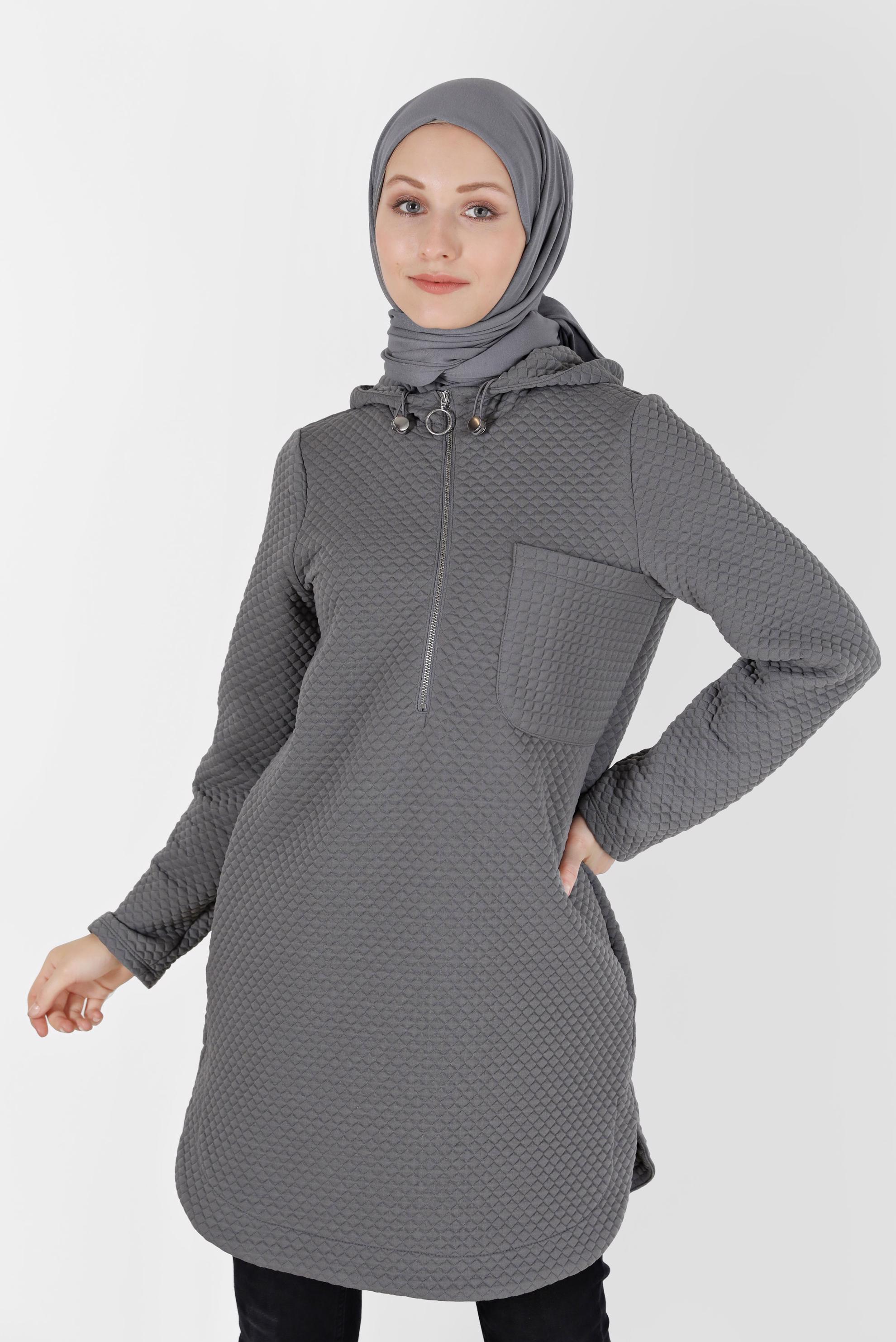 Tesettür giyim GRİ CEP DETAYLI KAPÜŞONLU KAPİTONE TUNİK 42373 