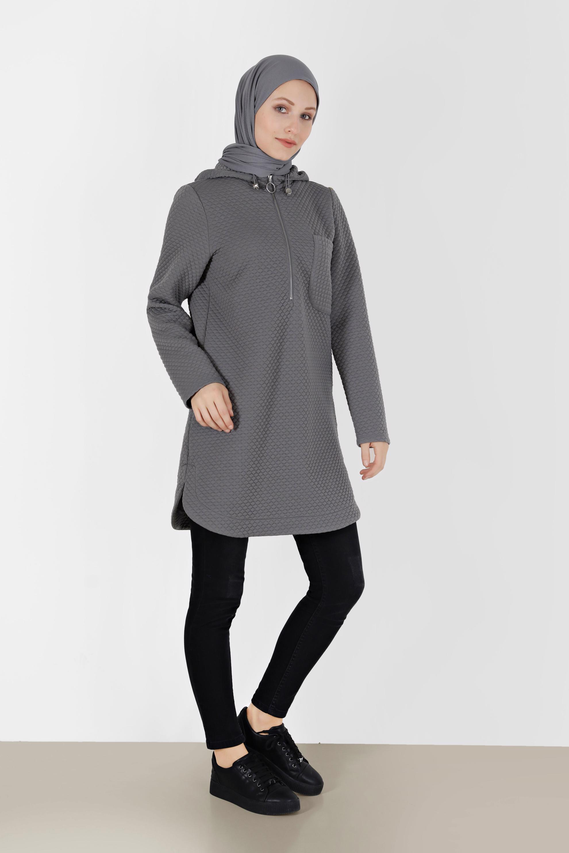 Tesettür giyim GRİ CEP DETAYLI KAPÜŞONLU KAPİTONE TUNİK 42373 