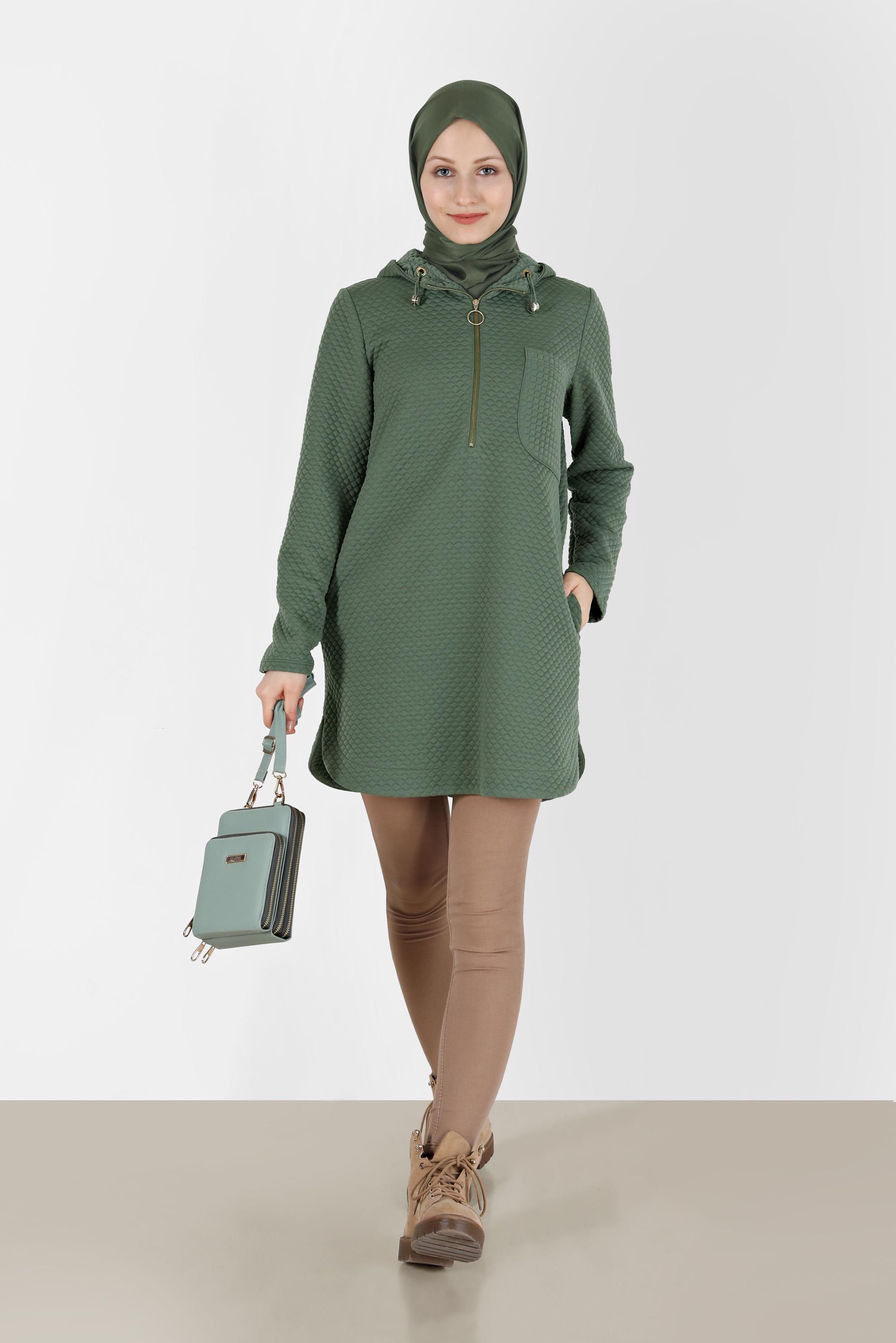 Tesettür giyim HAKİ CEP DETAYLI KAPÜŞONLU KAPİTONE TUNİK 42373 