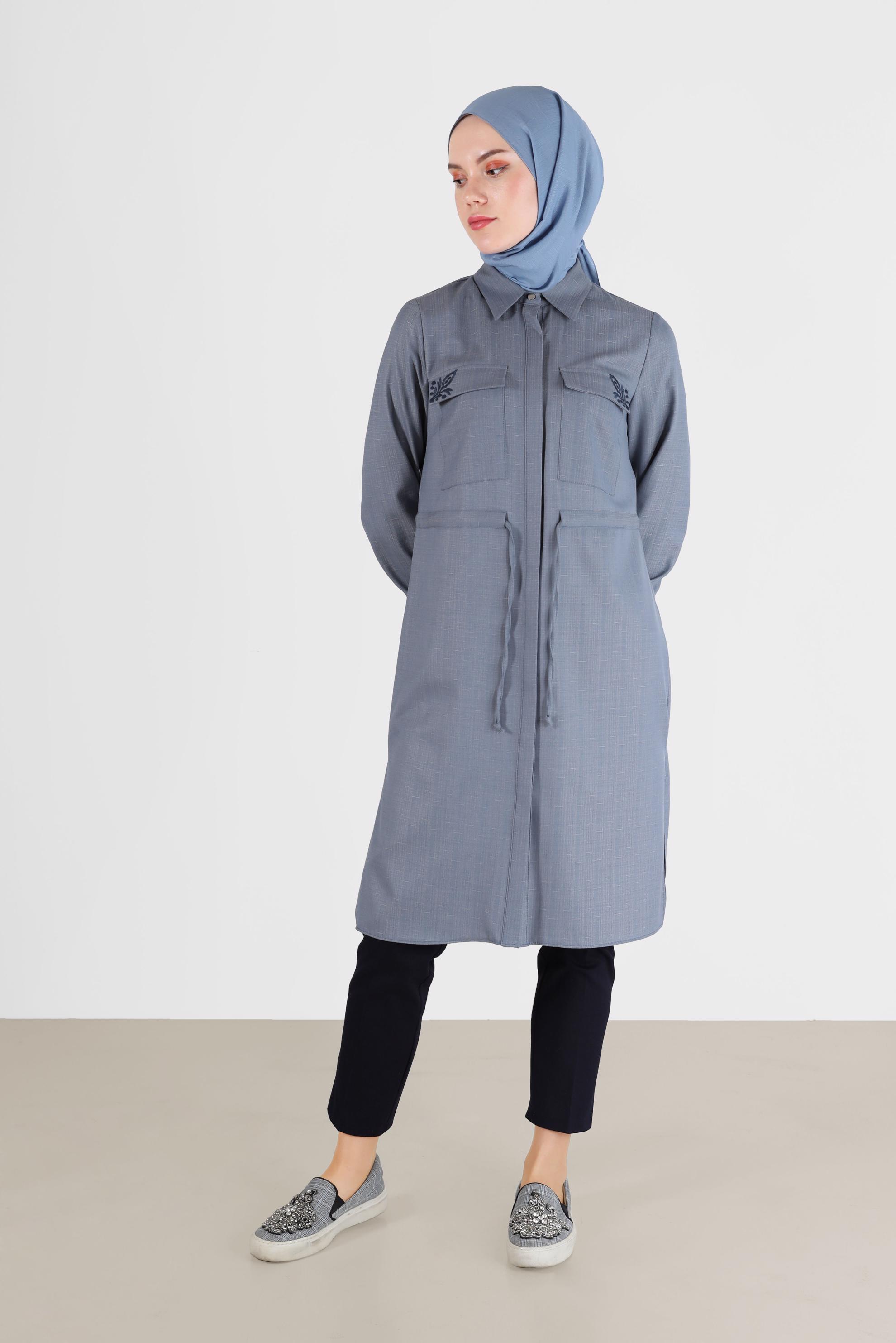 Tesettür giyim MAVİ NAKIŞ DETAYLI BELDEN BAĞLAMALI TUNİK 42375 