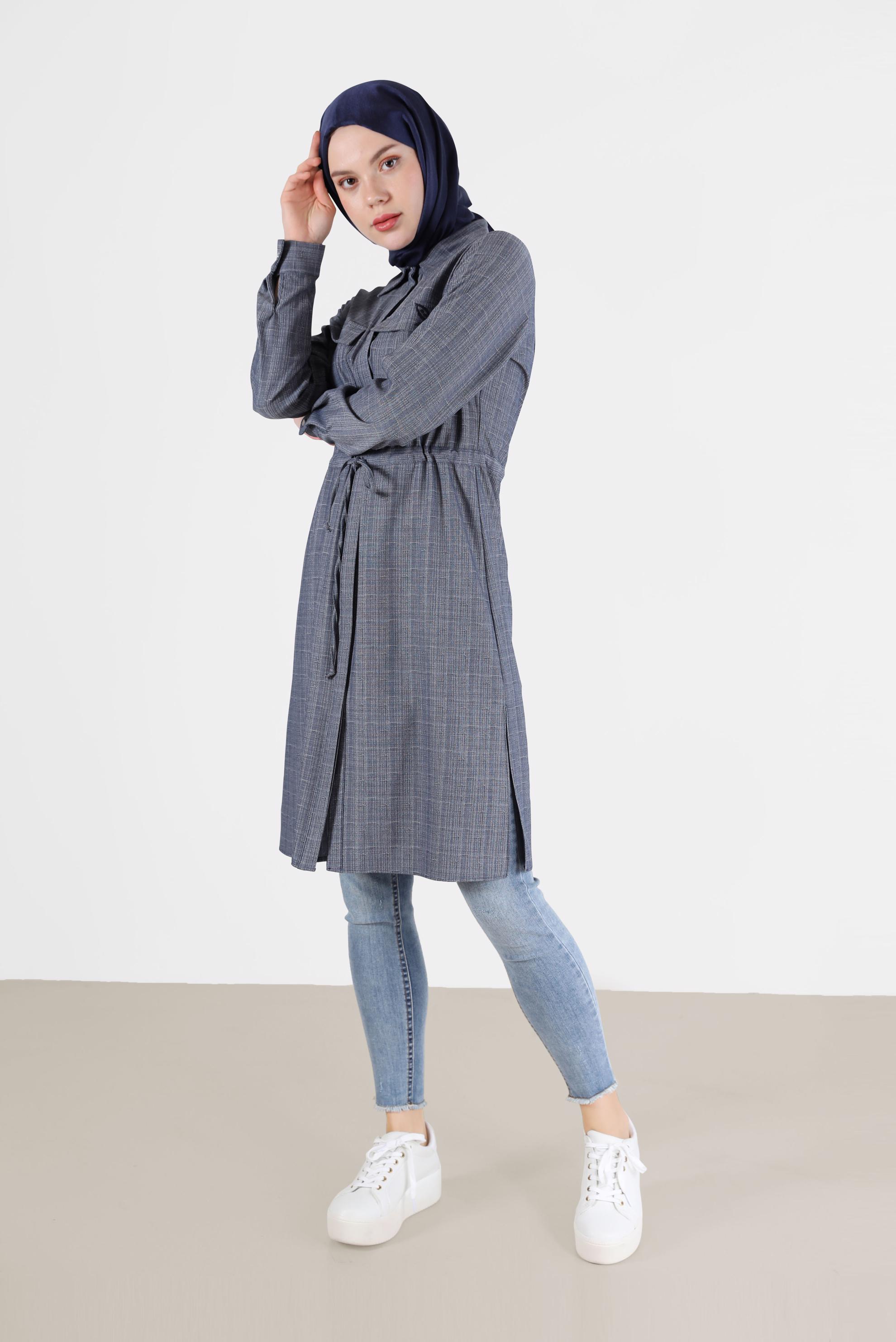 Tesettür giyim LACİVERT NAKIŞ DETAYLI BELDEN BAĞLAMALI TUNİK 42375 