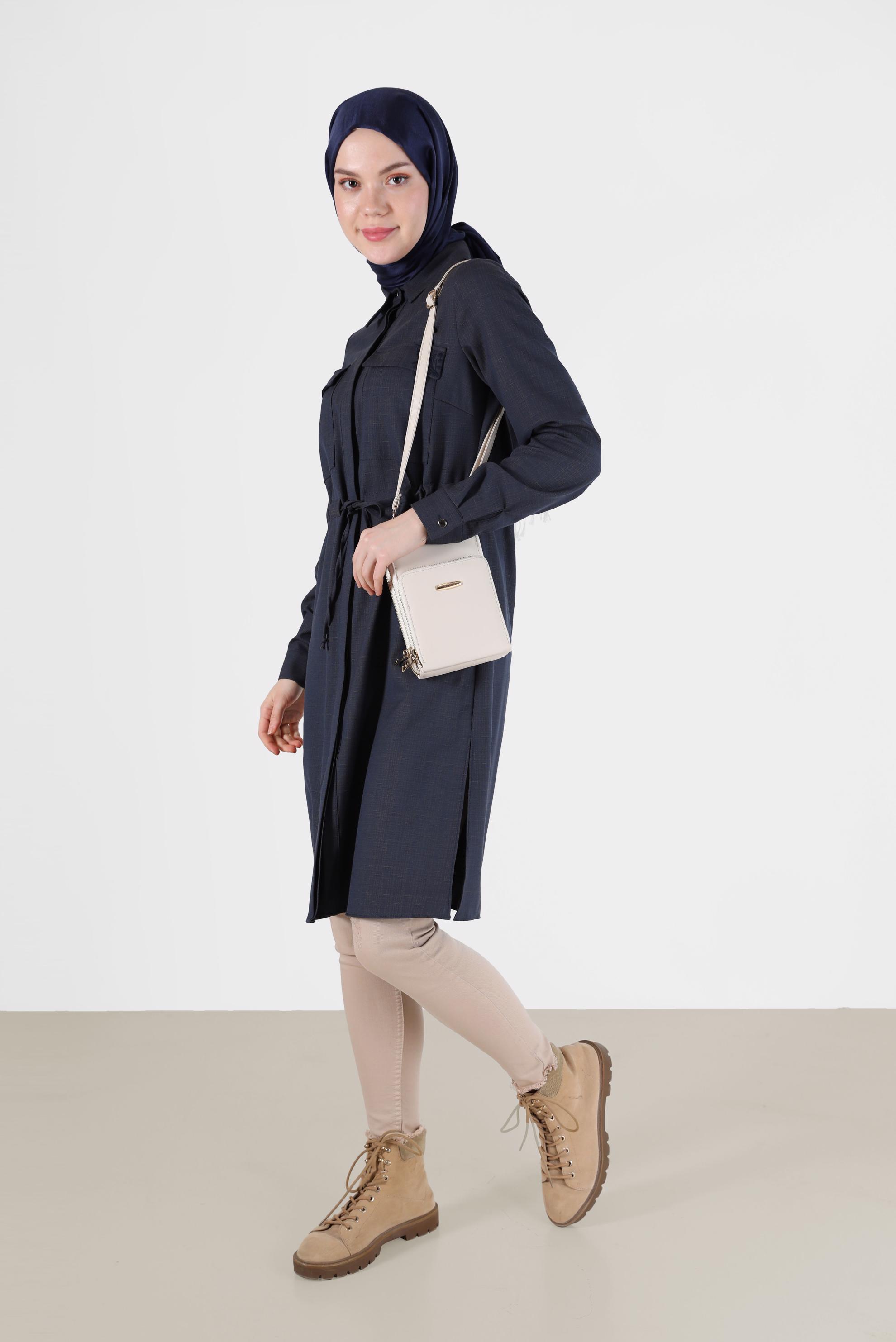 Tesettür giyim MAVİ NAKIŞ DETAYLI BELDEN BAĞLAMALI TUNİK 42375 