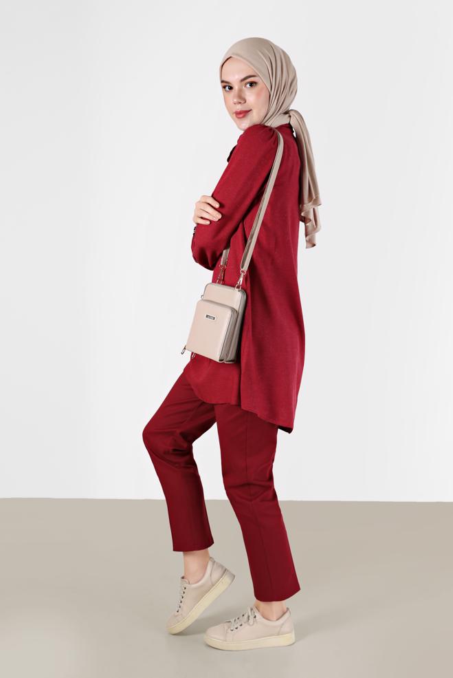 Tesettür giyim KIRMIZI MANŞETLERİ İŞLEMELİ VE PÜSKÜLLÜ FİYONK DETAYLI TUNİK 42376  - ALVİNA