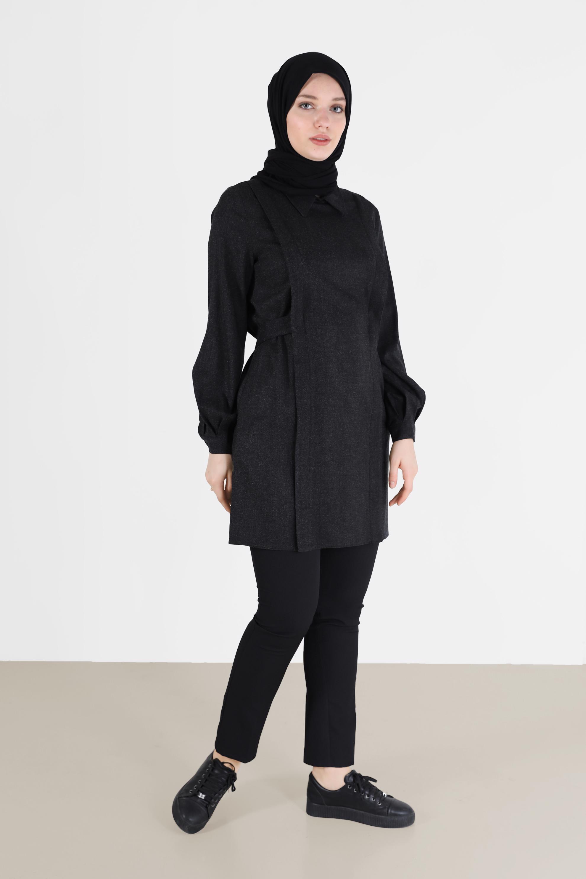 Tesettür giyim SİYAH BAĞLAMA DETAYLI KLASİK YAKA TUNİK 42377