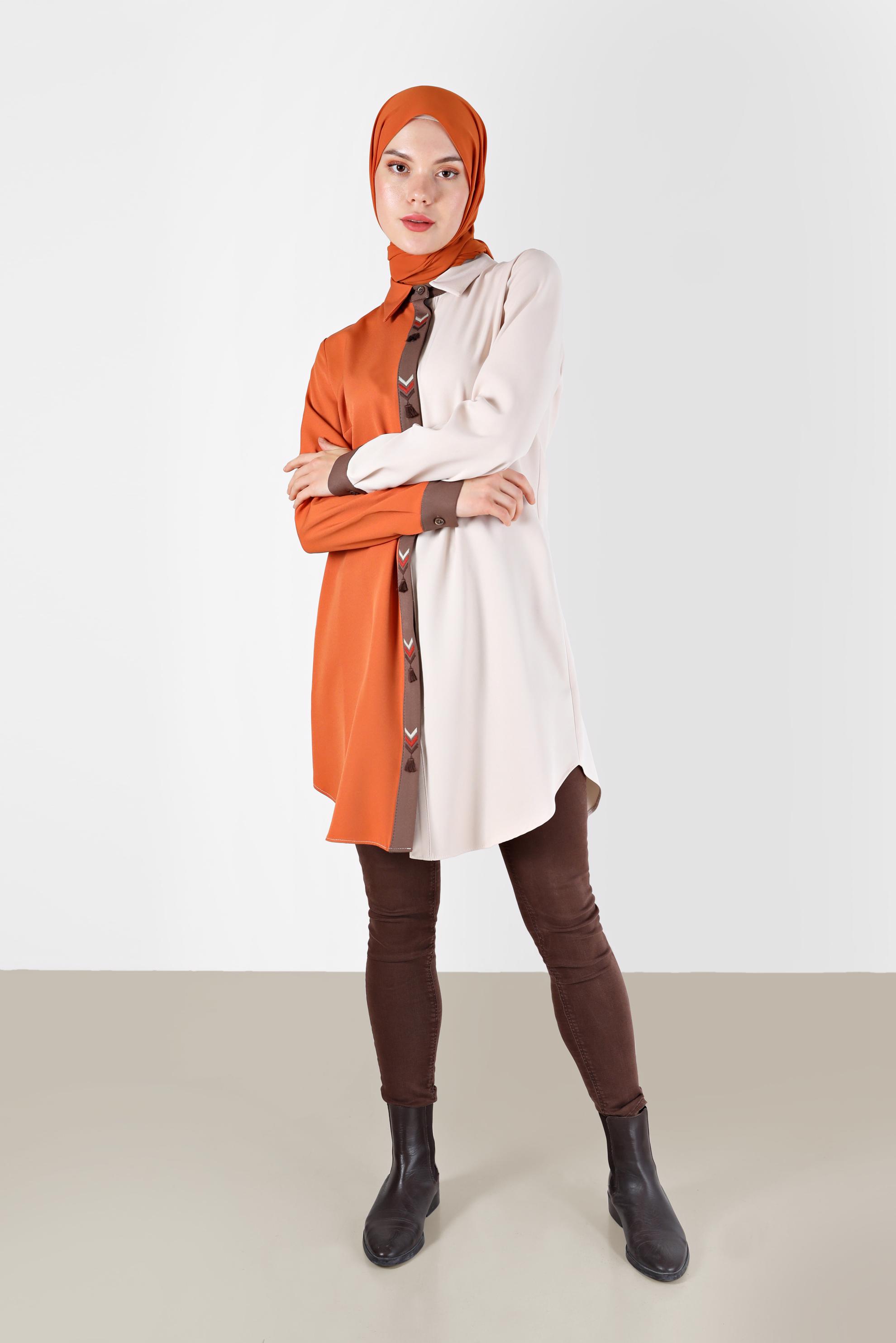 Tesettür giyim TURUNCU İŞLEMELİ PÜSKÜL DETAYLI ÇOK RENKLİ TUNİK 42378 