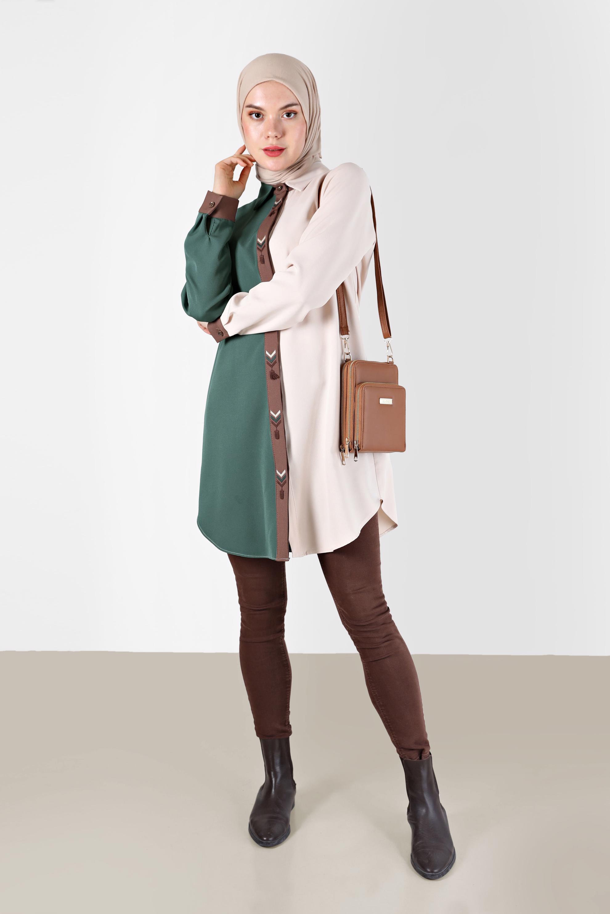 Tesettür giyim YEŞİL İŞLEMELİ PÜSKÜL DETAYLI ÇOK RENKLİ TUNİK 42378 