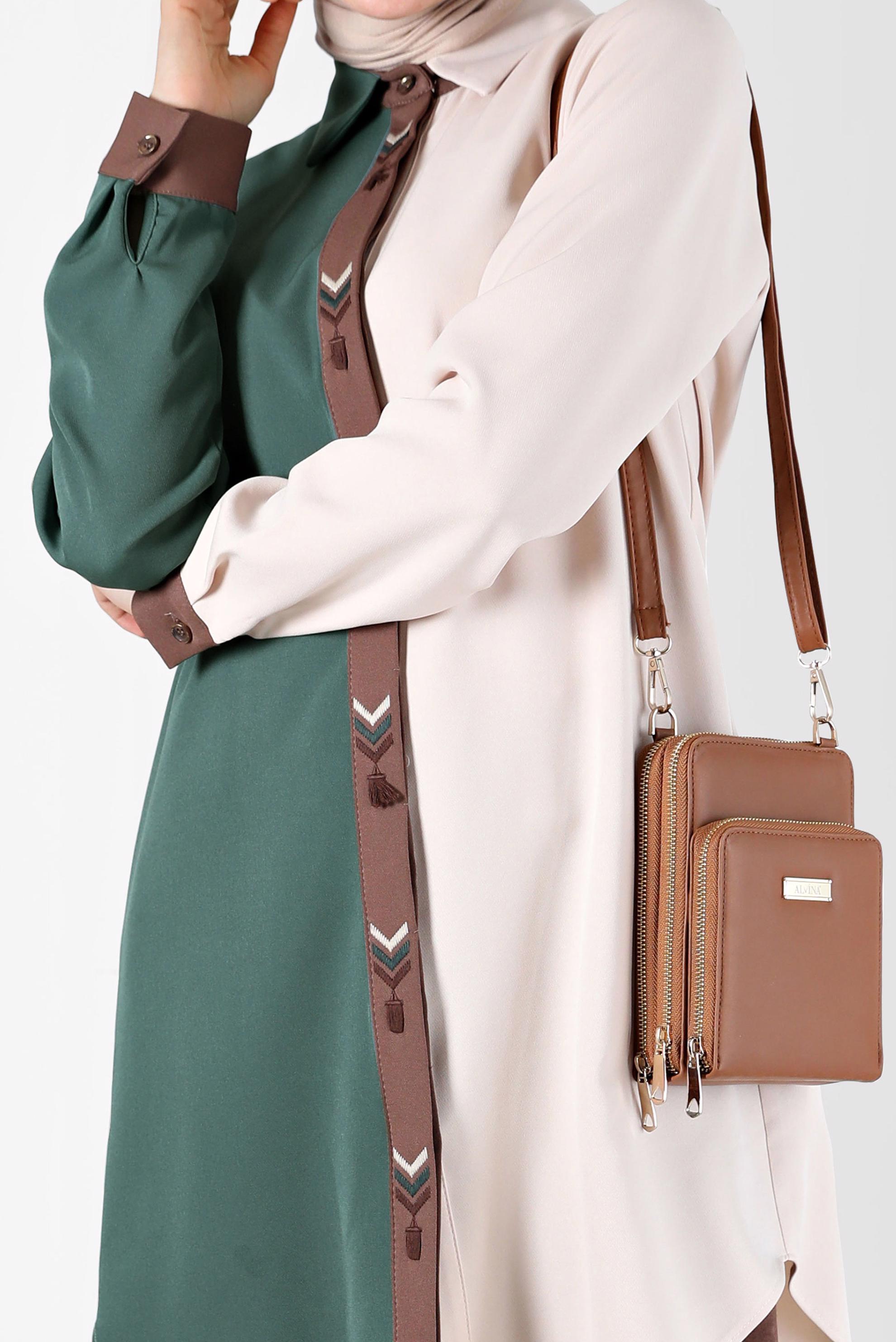 Tesettür giyim YEŞİL İŞLEMELİ PÜSKÜL DETAYLI ÇOK RENKLİ TUNİK 42378 