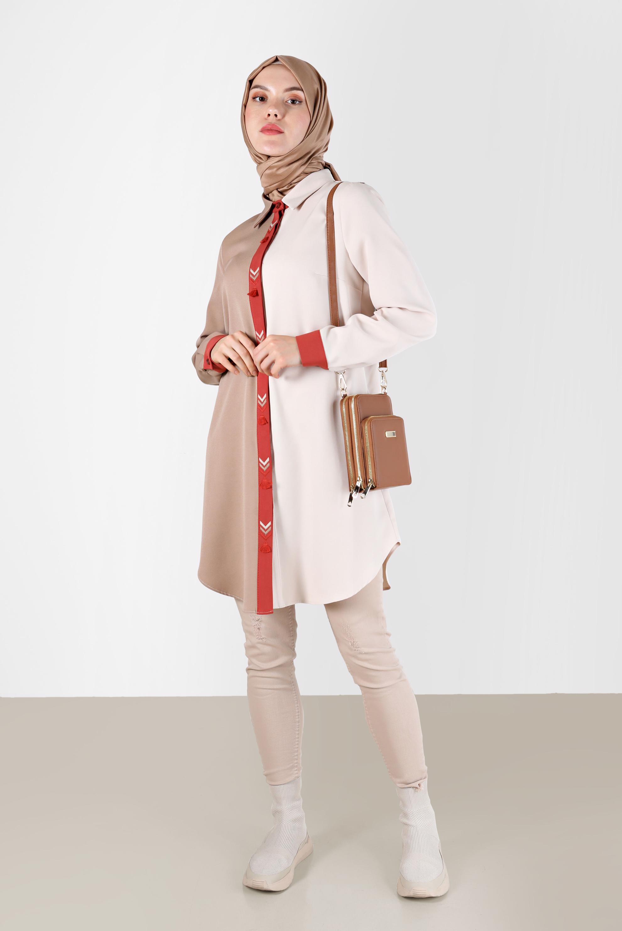 Tesettür giyim KAHVE İŞLEMELİ PÜSKÜL DETAYLI ÇOK RENKLİ TUNİK 42378 