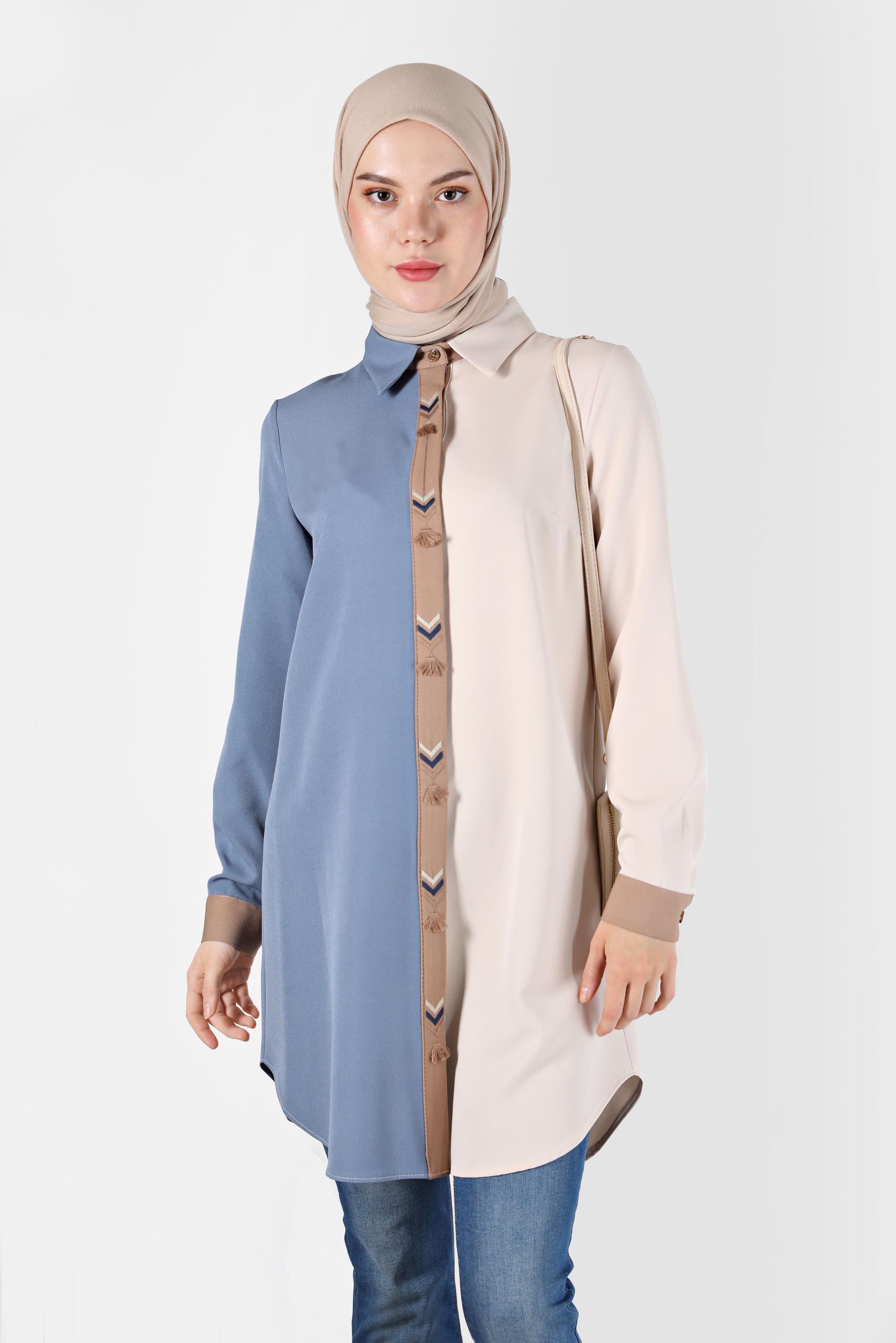 Tesettür giyim MAVİ İŞLEMELİ PÜSKÜL DETAYLI ÇOK RENKLİ TUNİK 42378 