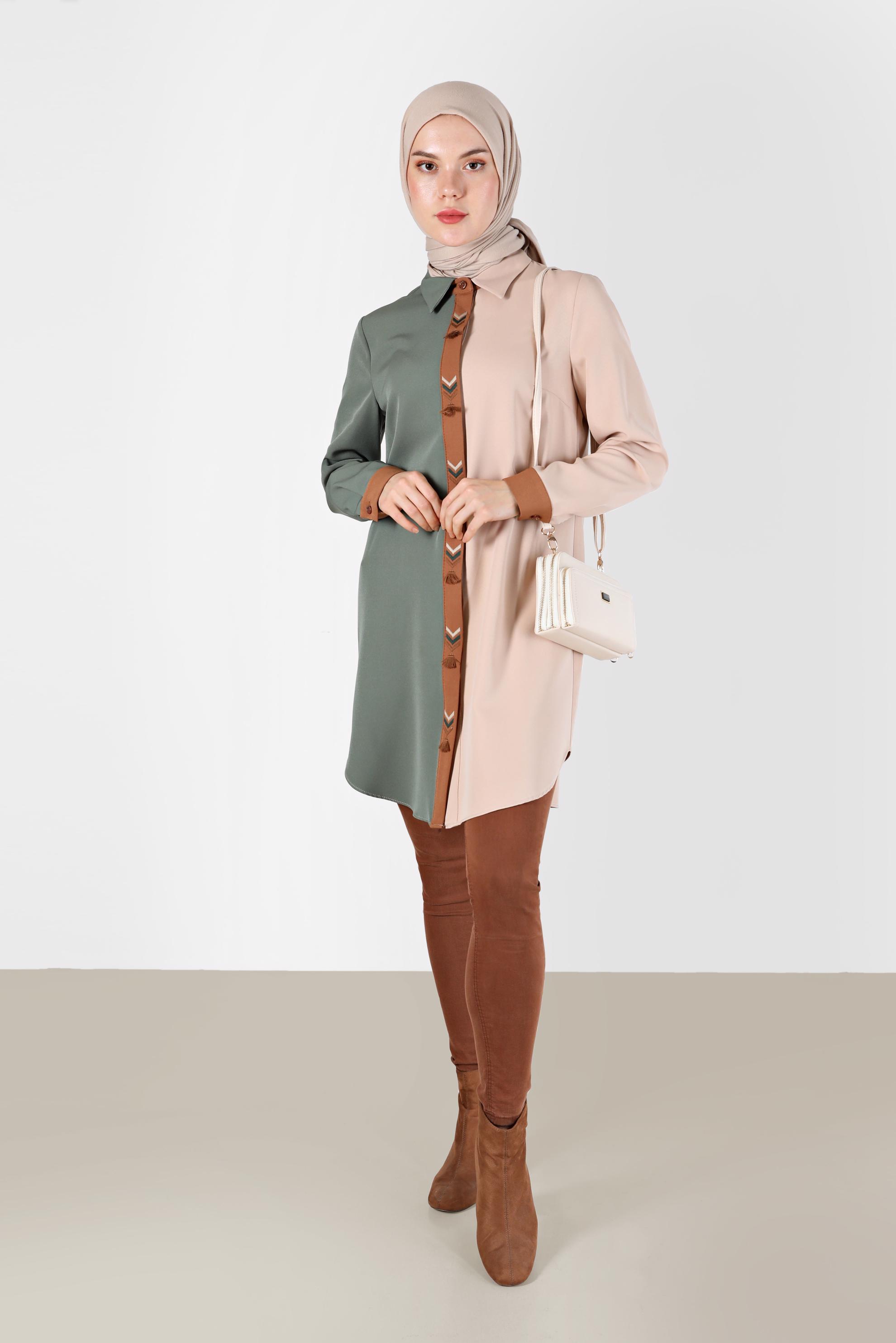 Tesettür giyim YEŞİL İŞLEMELİ PÜSKÜL DETAYLI ÇOK RENKLİ TUNİK 42378 