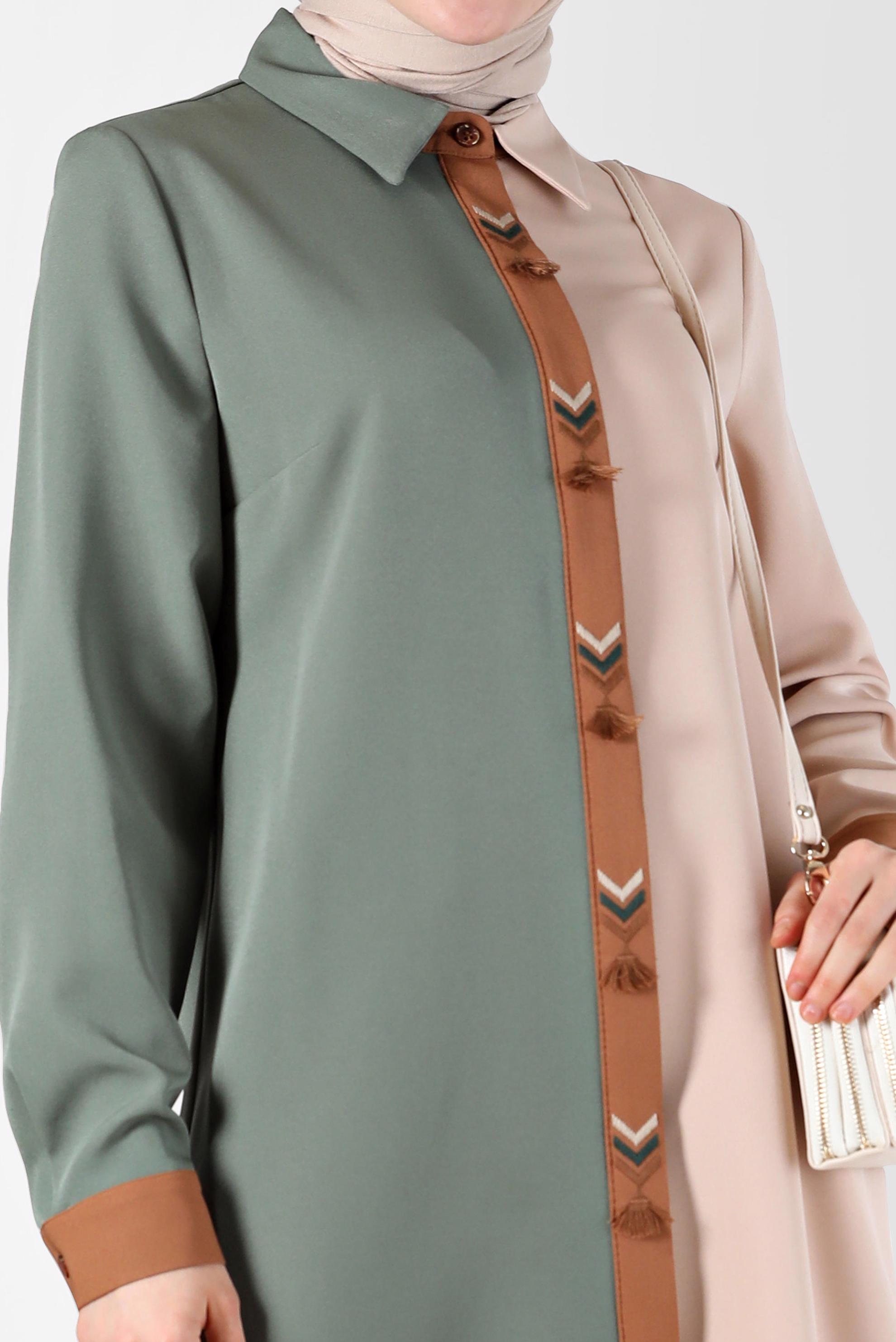 Tesettür giyim YEŞİL İŞLEMELİ PÜSKÜL DETAYLI ÇOK RENKLİ TUNİK 42378 