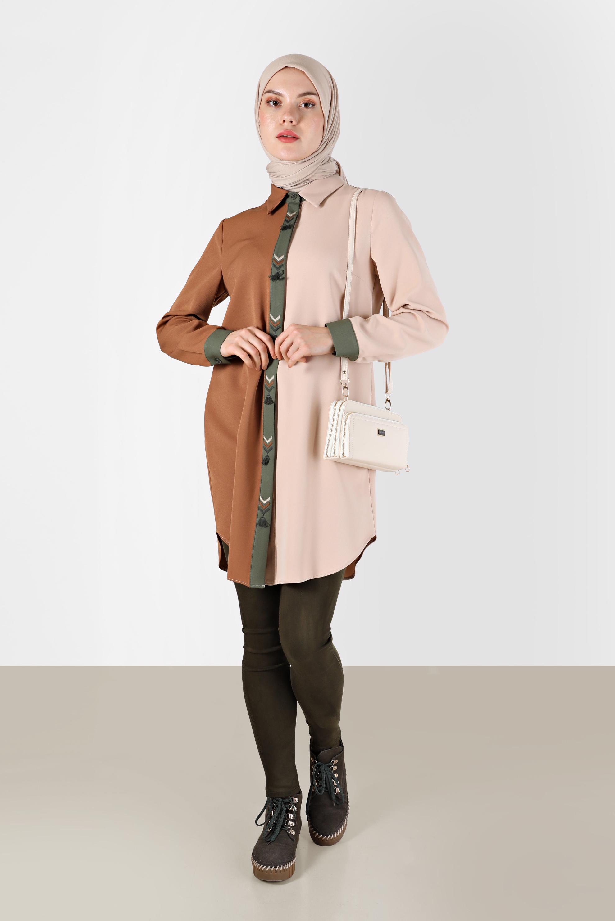 Tesettür giyim KAHVE İŞLEMELİ PÜSKÜL DETAYLI ÇOK RENKLİ TUNİK 42378 