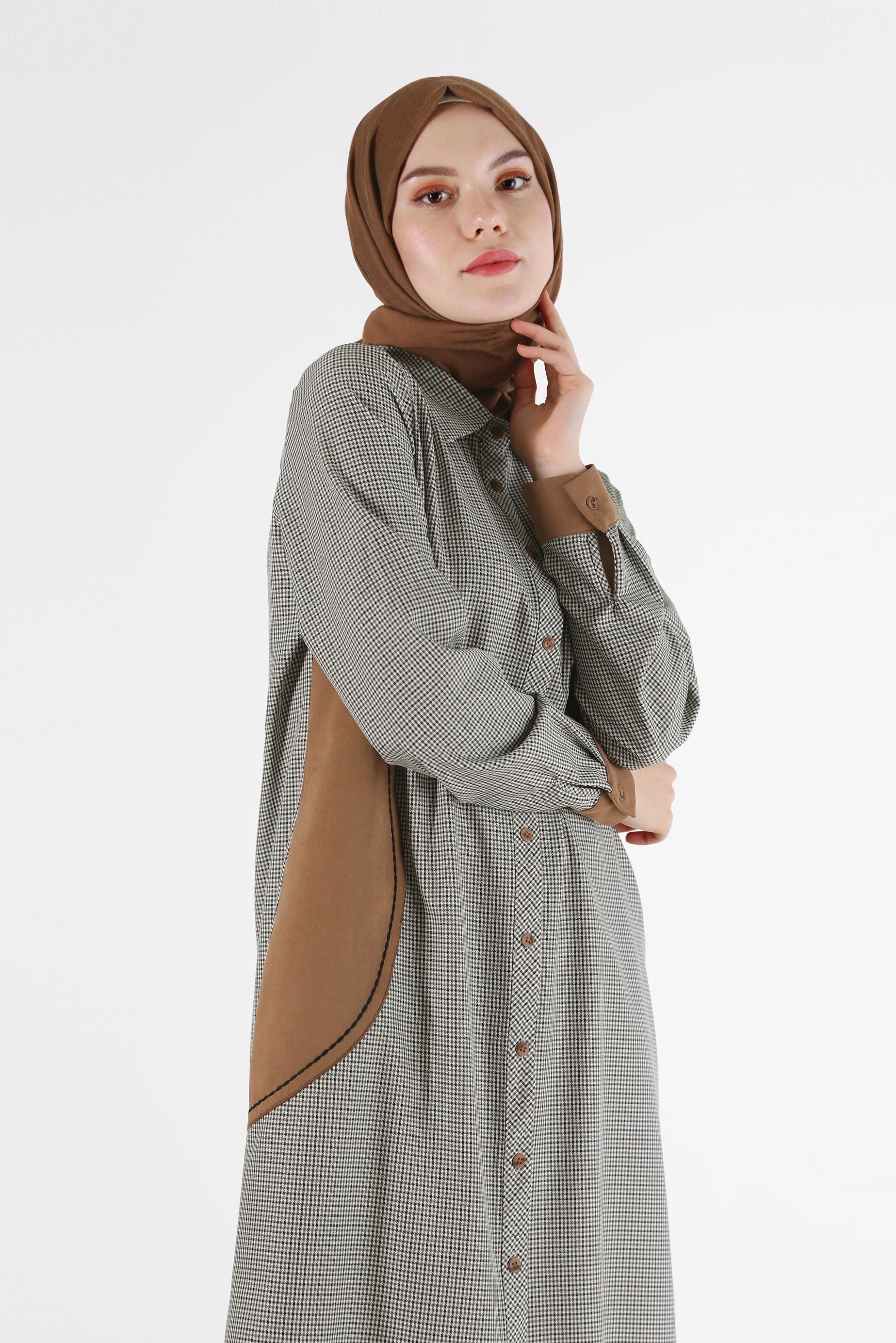 Tesettür giyim GRİ GEOMETRİK DESEN DETAYLI EKOSE TUNİK 42392 