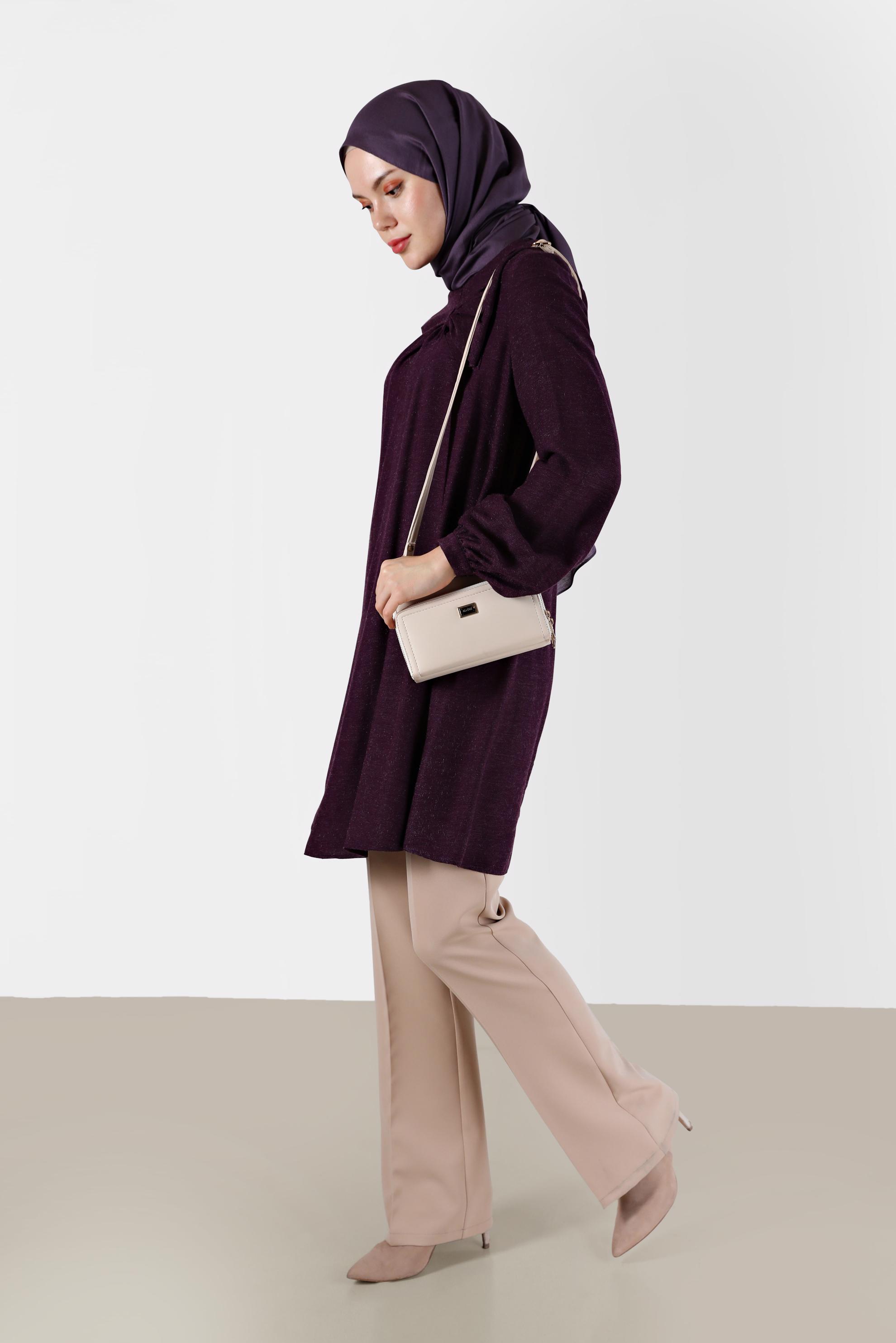 Tesettür giyim MOR KURDELE DETAYLI ARKADAN FERMUARLI TUNİK 42394 