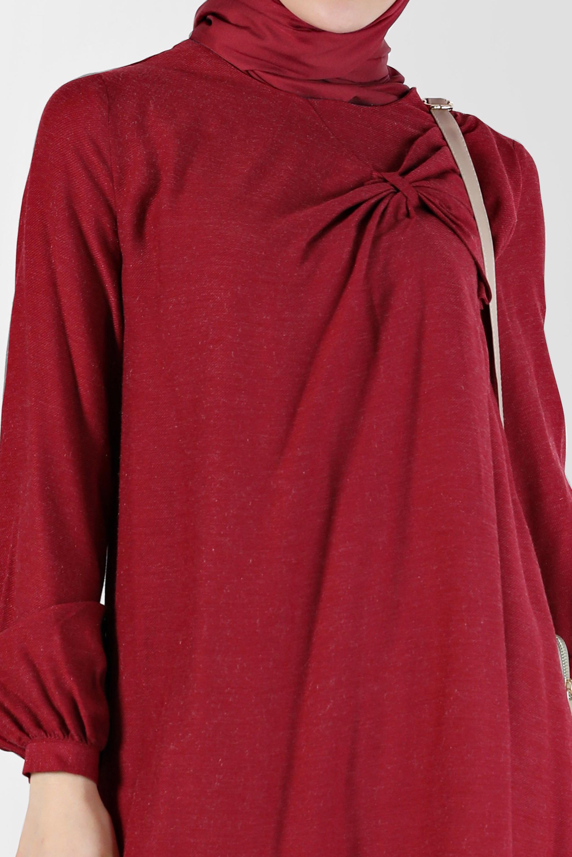 Tesettür giyim KIRMIZI KURDELE DETAYLI ARKADAN FERMUARLI TUNİK 42394 